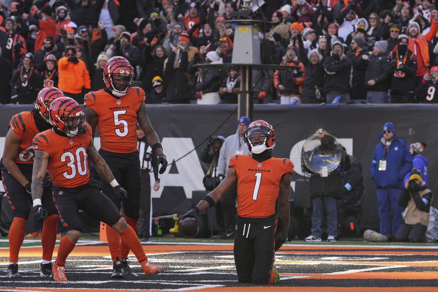 Bengals trying to end another 3-game skid in visit to suddenly surging Cowboys | iNFOnews.ca