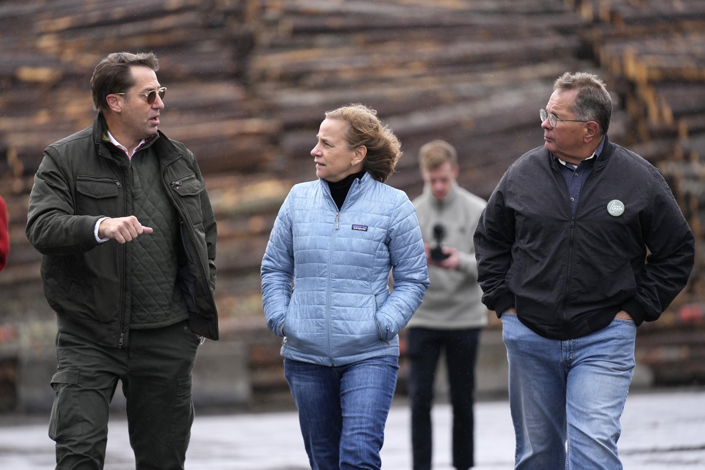 With 2 women running, the New Hampshire governor's race is both close and personal | iNFOnews.ca