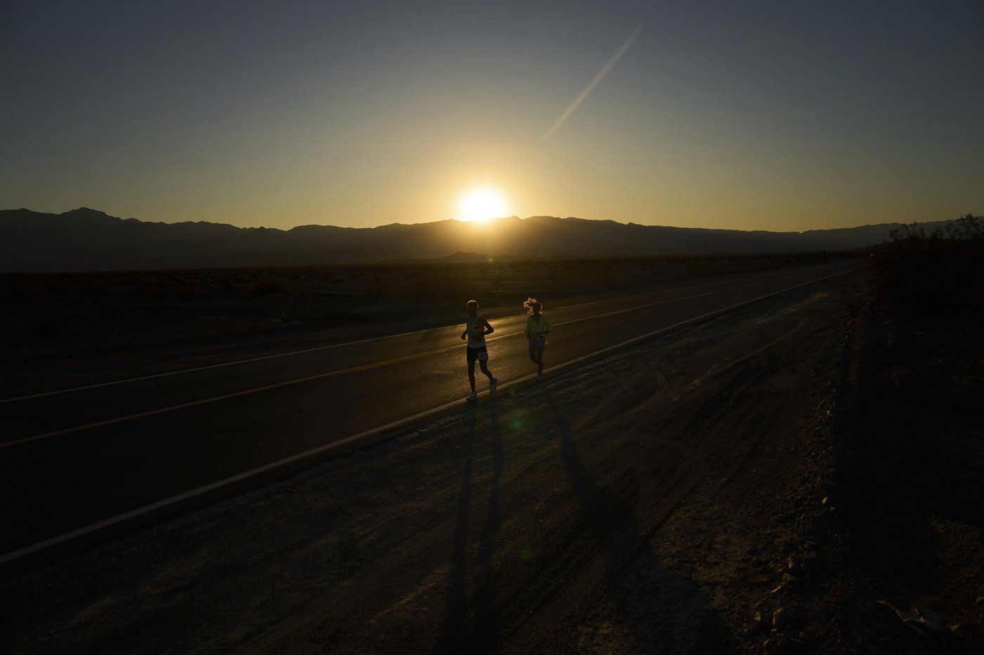 The grueling 135-mile journey of a 66-year-old runner through one of the hottest places on Earth | iNFOnews.ca
