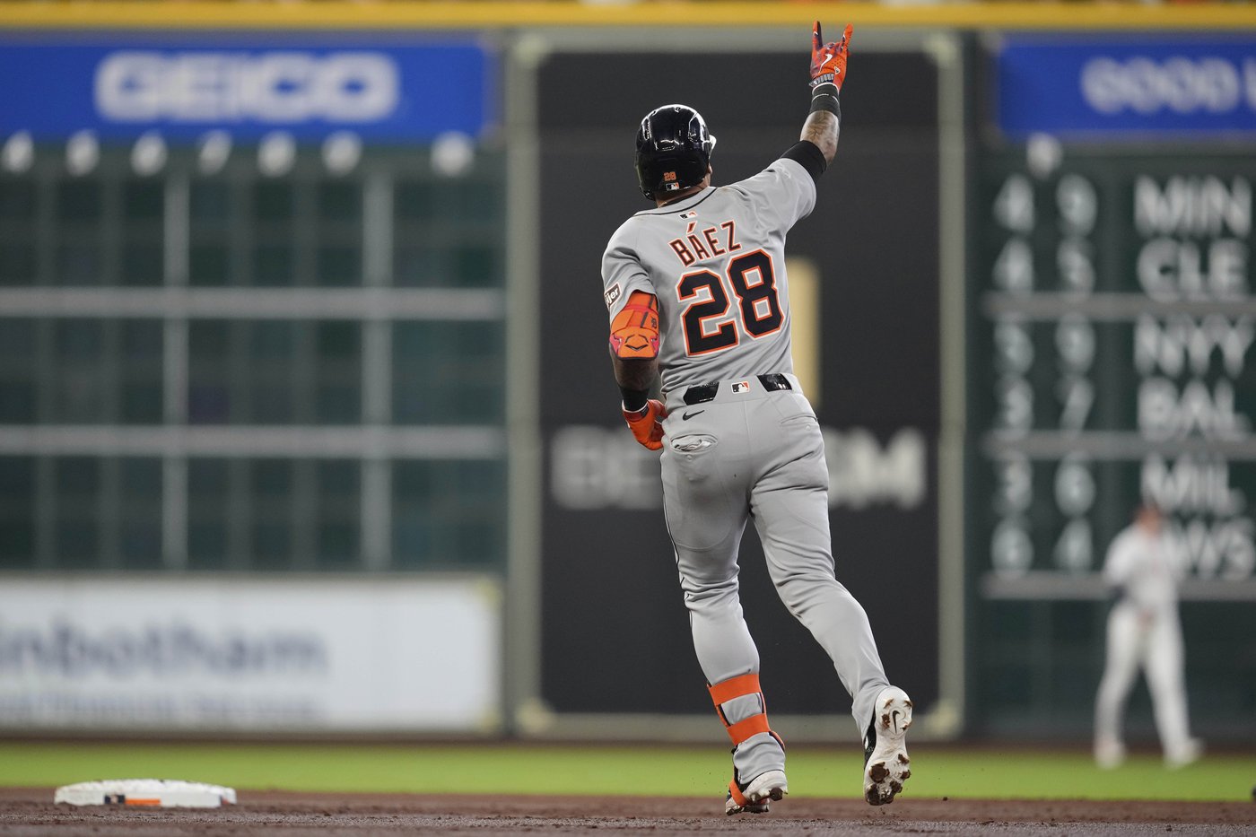Javy Báez's 9th career grand slam leads Tigers over Astros 7-4 | iNFOnews.ca