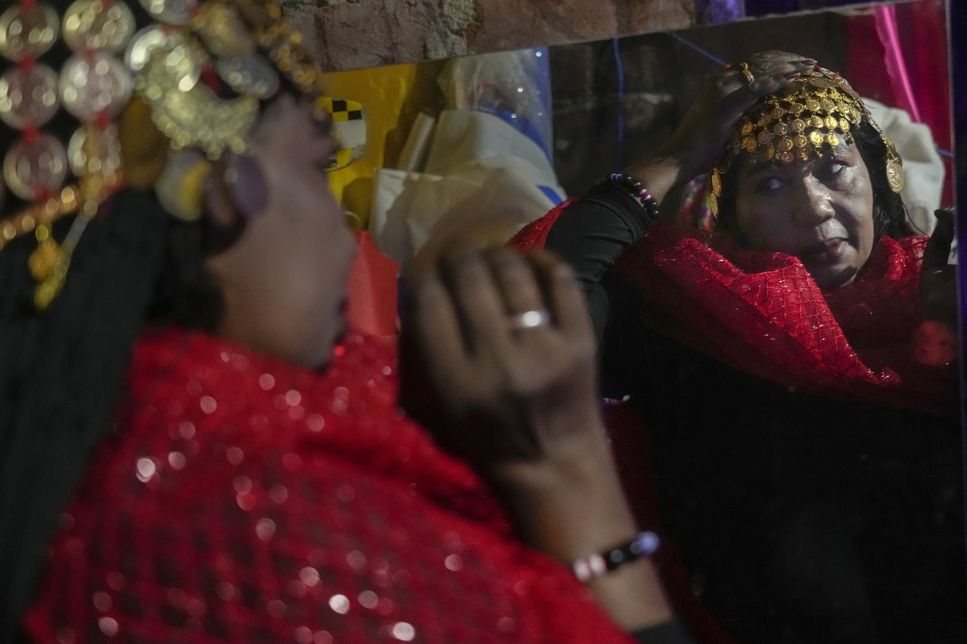 In music and dance, Sudanese performers transport refugee audiences back home | iNFOnews.ca In music and dance, Sudanese performers transport refugee audiences back home | iNFOnews.ca