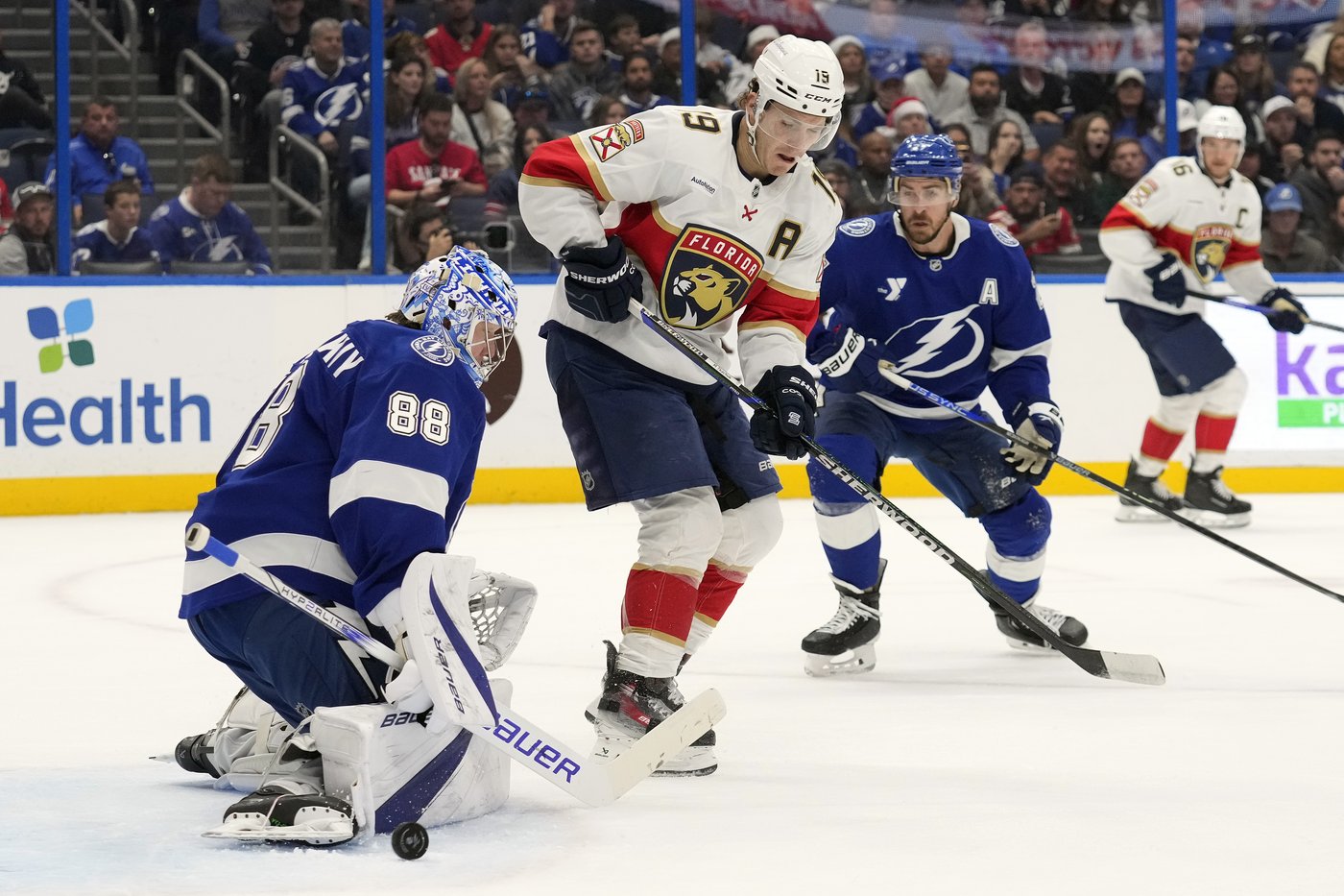 Panthers Tkachuk helped off the ice after collision with Tampa Bay's Kucherov; returns to game | iNFOnews.ca