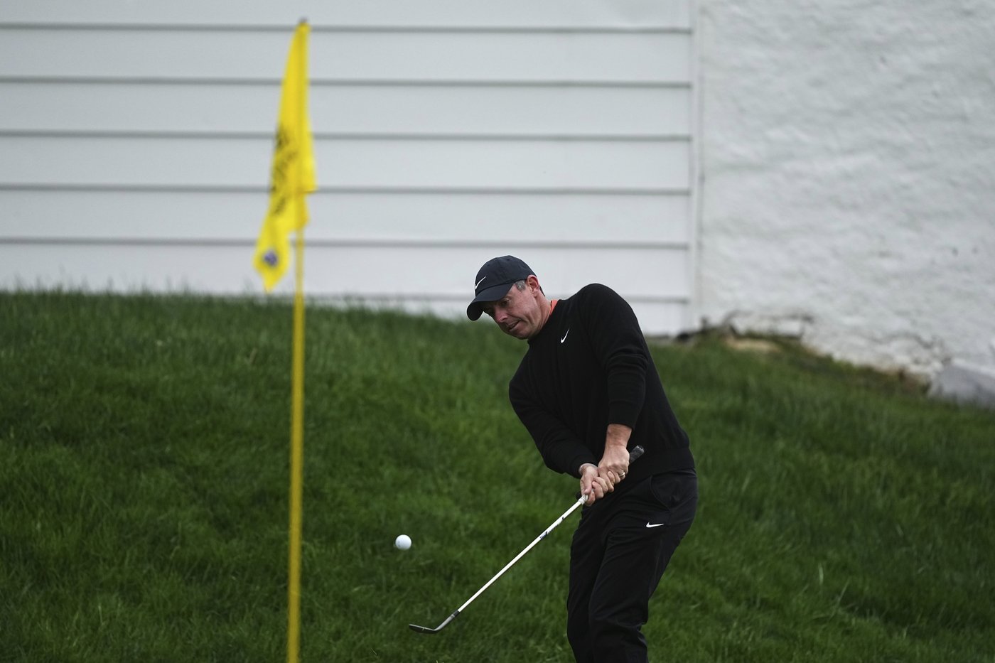 Mitchell shows staying power at soggy Truist with 2nd-round 67; McIlroy 5 strokes off the lead | iNFOnews.ca