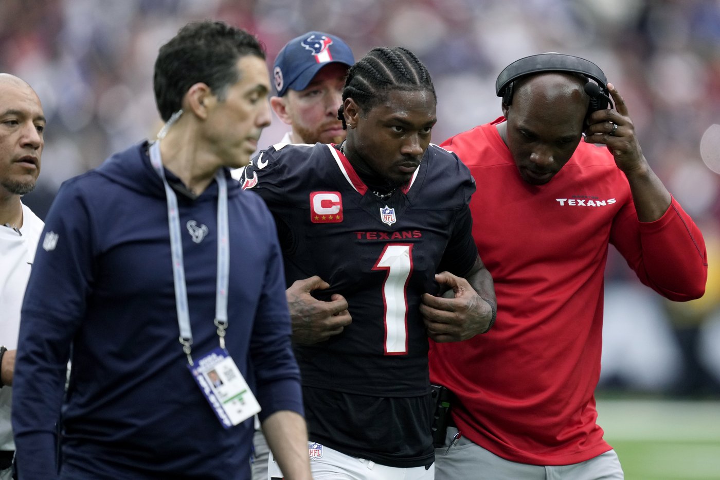 Texans wide receiver Stefon Diggs out for season after tearing right ACL | iNFOnews.ca Texans wide receiver Stefon Diggs out for season after tearing right ACL | iNFOnews.ca