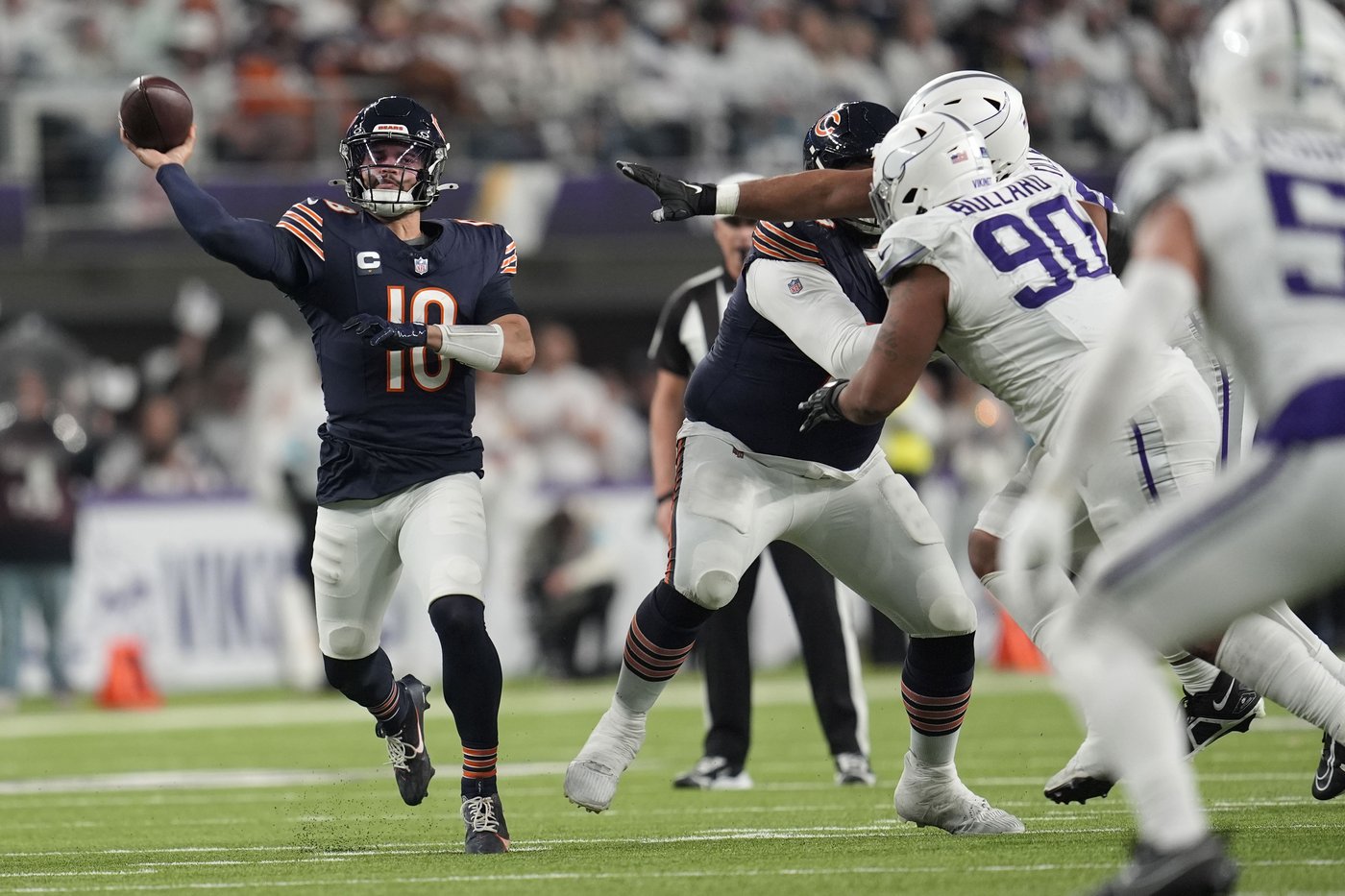 Bears QB Williams acknowledges his frustration and the impact that losing is having on him | iNFOnews.ca
