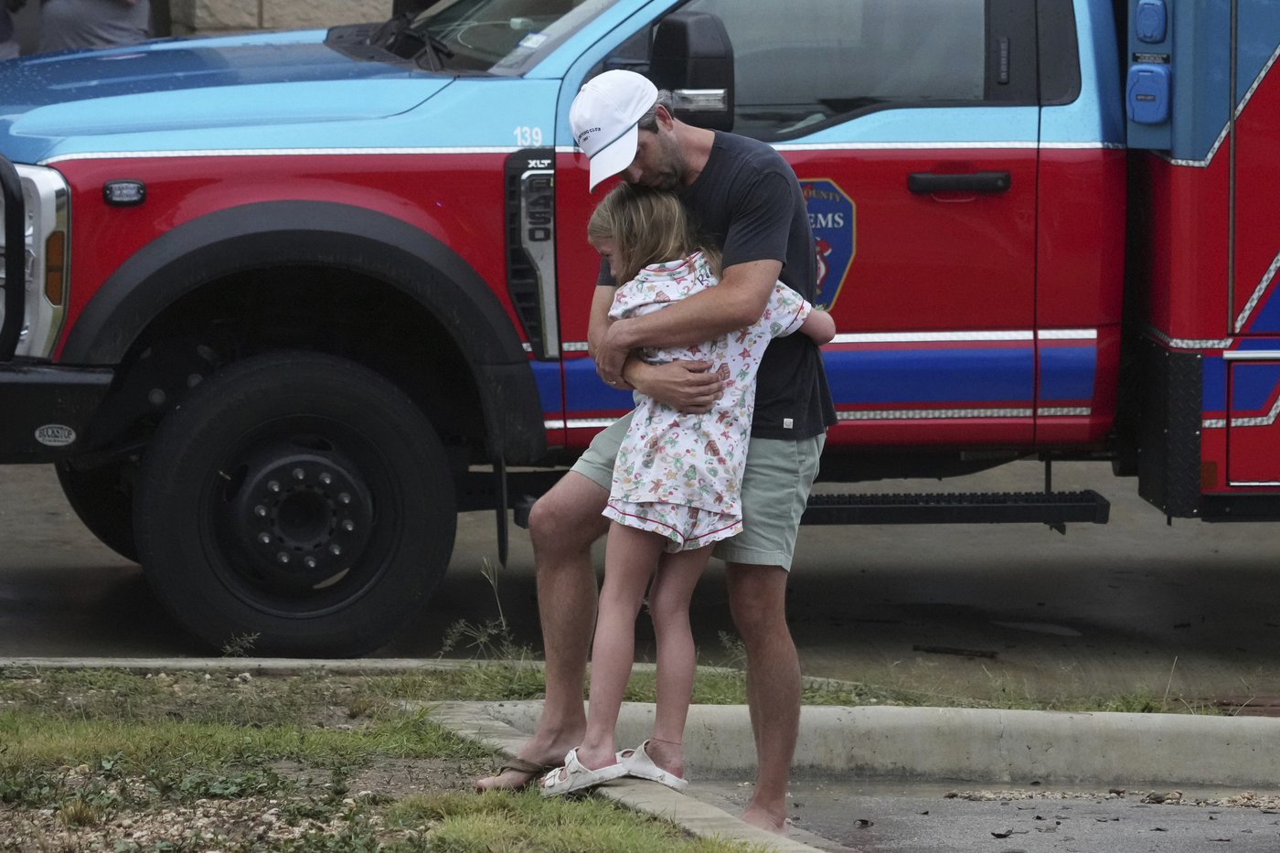 PHOTO COLLECTION: Texas floods leave dozens dead and missing as rescuers search devastated landscape | iNFOnews.ca PHOTO COLLECTION: Texas floods leave dozens dead and missing as rescuers search devastated landscape | iNFOnews.ca