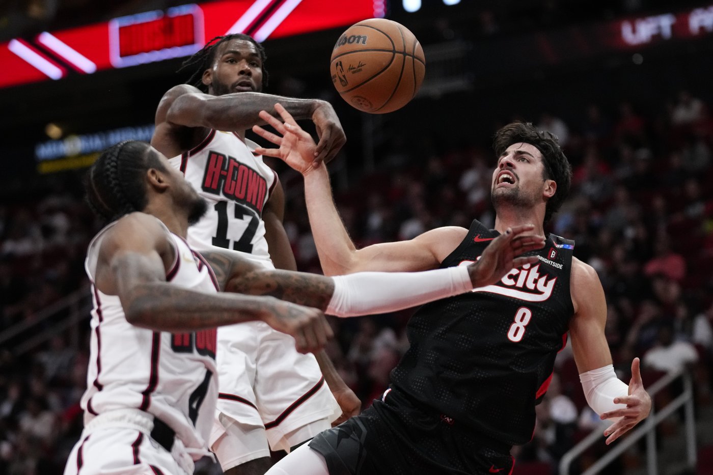 Simons scores 25, Sharpe adds 24 as Trail Blazers bounce back with 104-98 win over Rockets | iNFOnews.ca Simons scores 25, Sharpe adds 24 as Trail Blazers bounce back with 104-98 win over Rockets | iNFOnews.ca