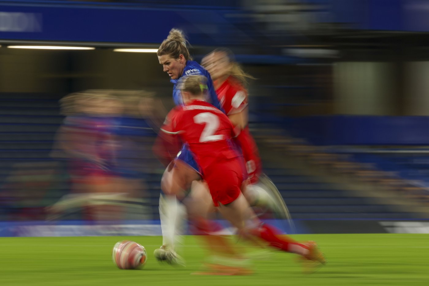 Jónsdóttir scores 4 as Wolfsburg clinches quarterfinal spot by routing Roma 6-1 in Women's CL | iNFOnews.ca