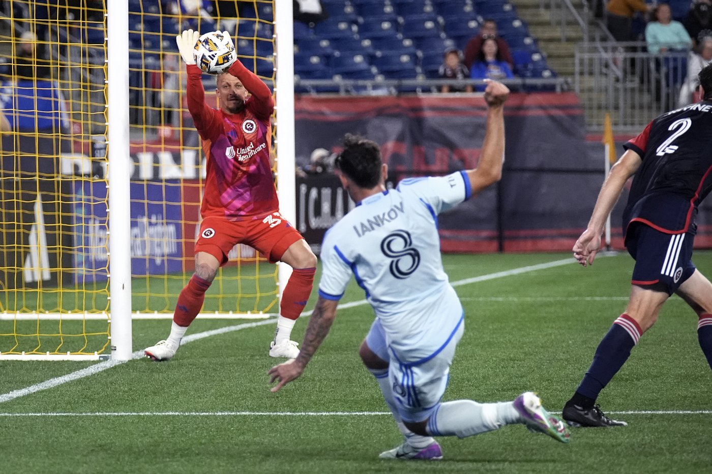 First career goals by Tom Pearce, Nathan Saliba rally Montreal to 2-2 draw with Revolution | iNFOnews.ca