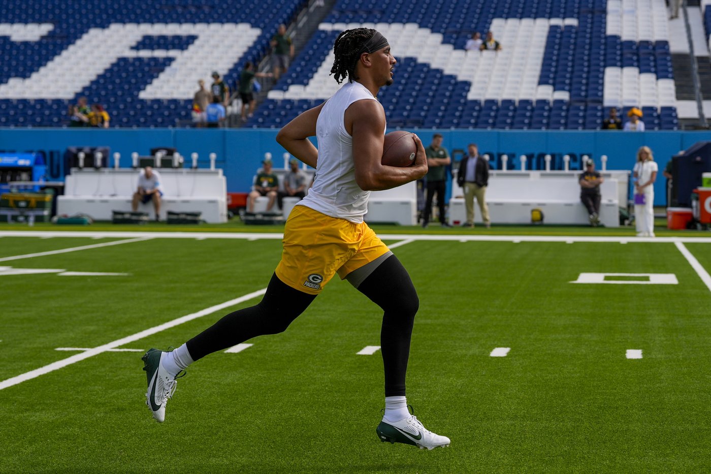 Love says his knee is improving as Packers remain mum on QB's availability for Sunday | iNFOnews.ca Love says his knee is improving as Packers remain mum on QB's availability for Sunday | iNFOnews.ca
