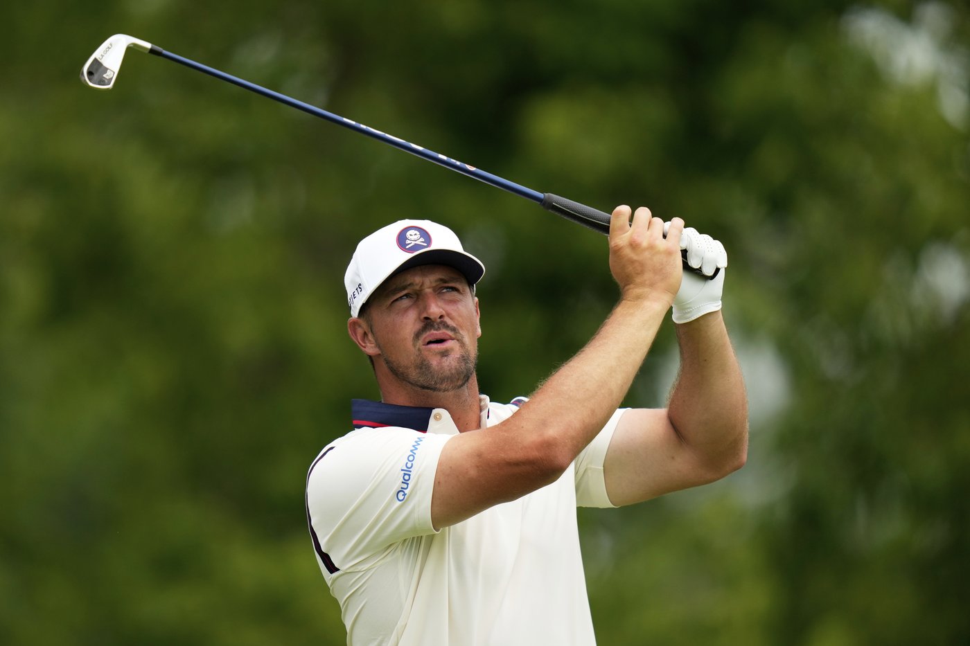 DeChambeau misses cut at US Open, then looks for answers in the rain | iNFOnews.ca