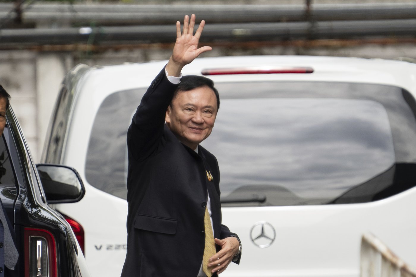 Thailand's former Prime Minister Thaksin makes surprise departure ahead of a risky court ruling | iNFOnews.ca