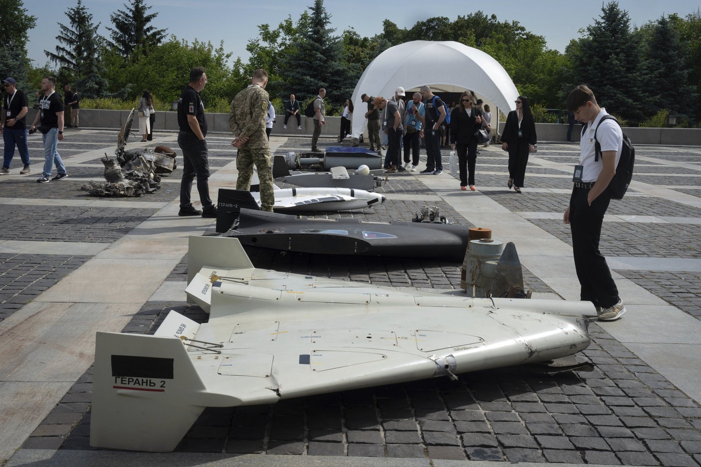 Russian drones kill 2 and injure 17 in Odesa as Ukraine destroys helicopters in Crimea | iNFOnews.ca Russian drones kill 2 and injure 17 in Odesa as Ukraine destroys helicopters in Crimea | iNFOnews.ca