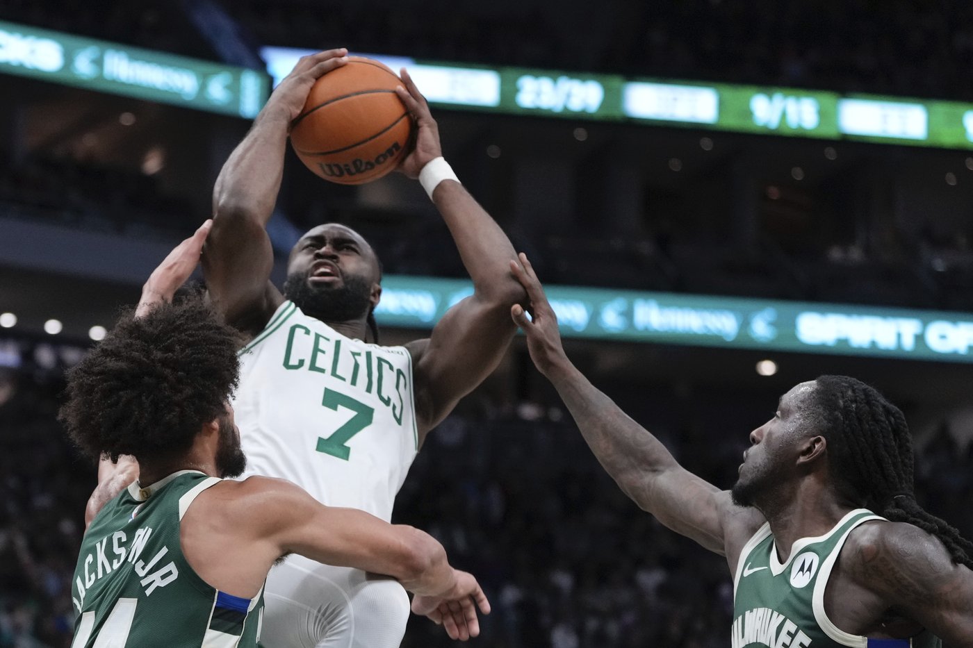 Jayson Tatum scores 23 in second half to rally Celtics to a 113-107 victory over slumping Bucks | iNFOnews.ca