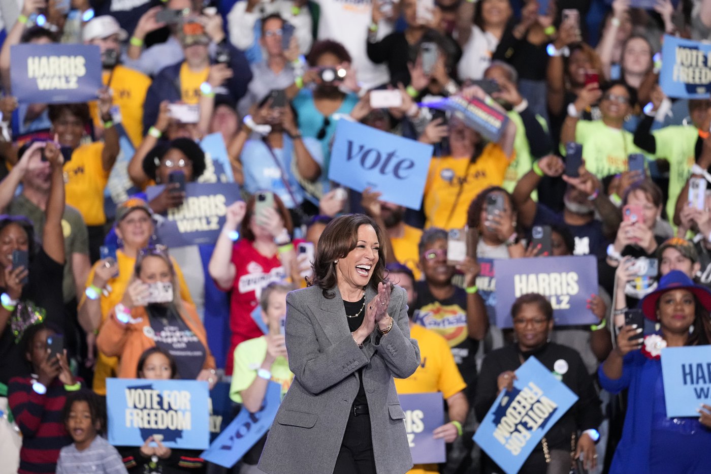 PHOTO COLLECTION: Election 2024 Campaign for President October 19 | iNFOnews.ca