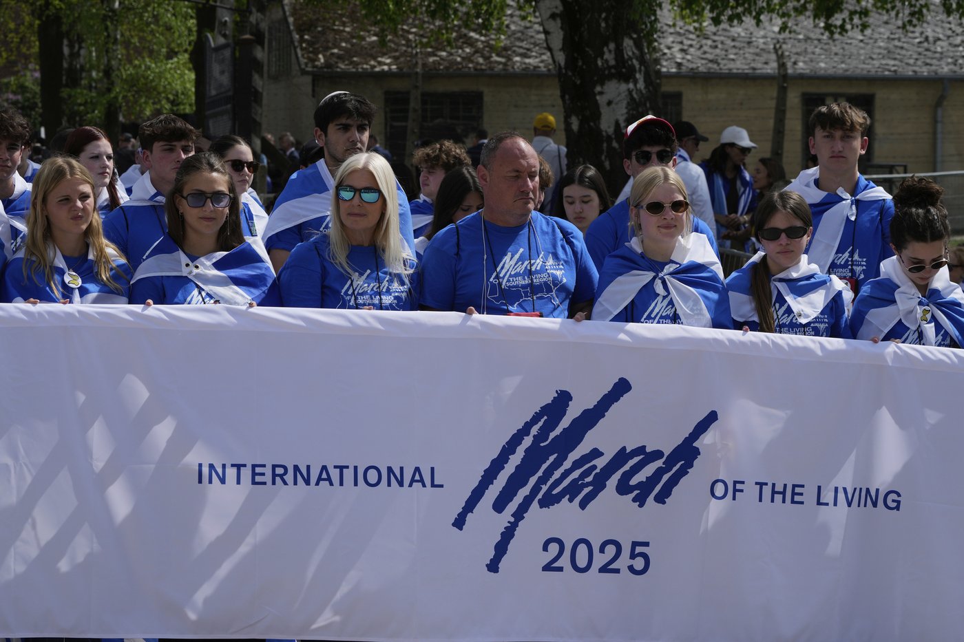 Polish and Israeli presidents lead March of the Living at Auschwitz | iNFOnews.ca