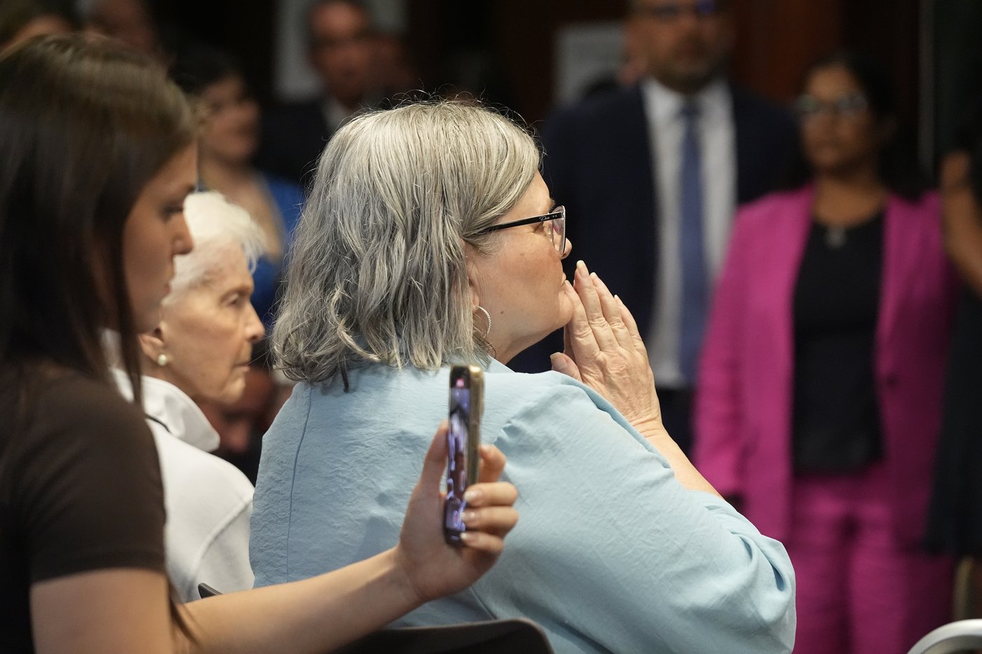 Prosecutors seek resentencing for Erik and Lyle Menendez in 1989 killings of their parents | iNFOnews.ca Prosecutors seek resentencing for Erik and Lyle Menendez in 1989 killings of their parents | iNFOnews.ca