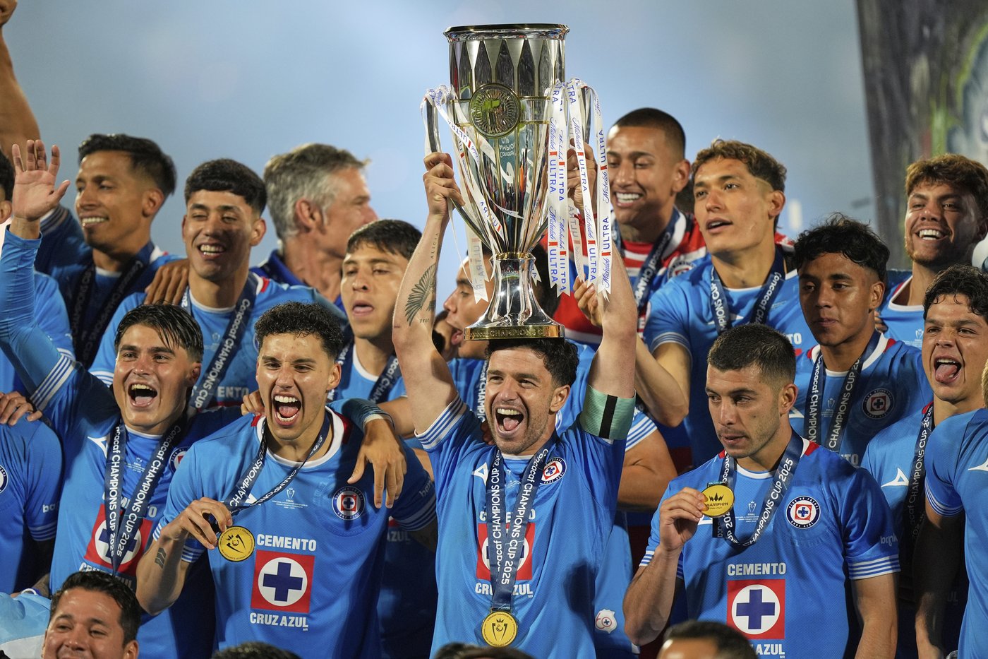 Cruz Azul beats the Vancouver Whitecaps 5-0 for the CONCACAF Champions Cup title | iNFOnews.ca