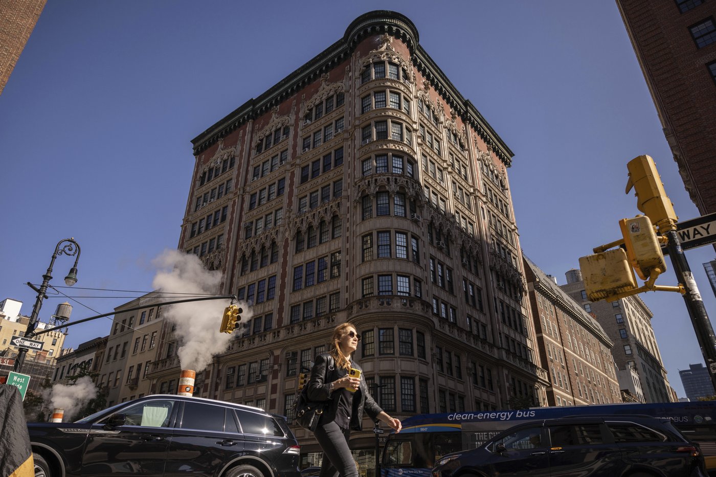 Rudy Giuliani is ordered to turn over assets to 2 Georgia election workers. How will that work? | iNFOnews.ca Rudy Giuliani is ordered to turn over assets to 2 Georgia election workers. How will that work? | iNFOnews.ca