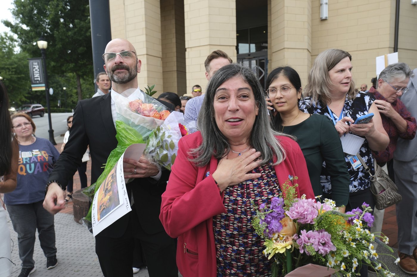 Photos show workers rally for senior CDC officials forced off Atlanta headquarters | iNFOnews.ca