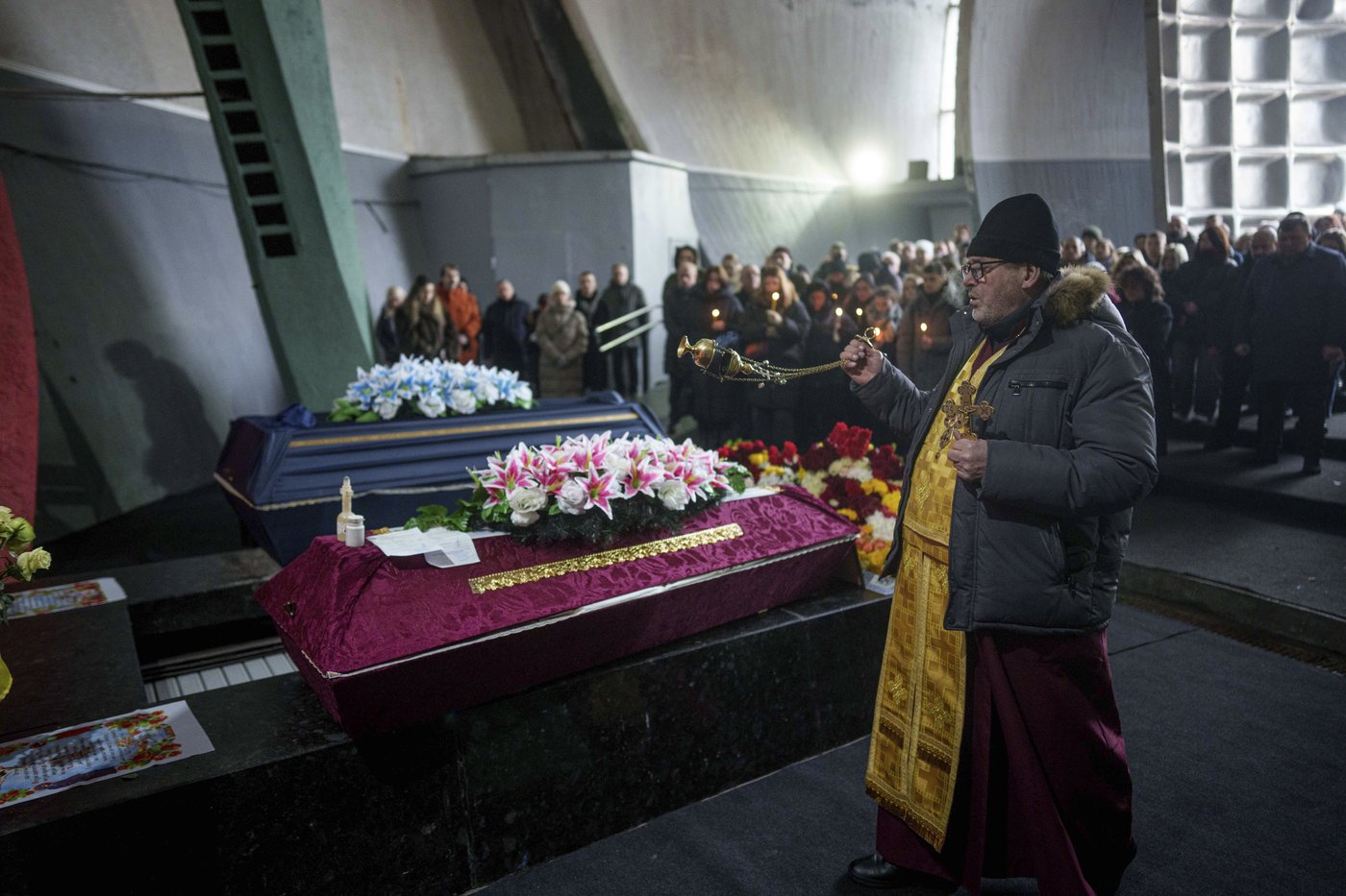 Russia claims it captured another town in eastern Ukraine but Kyiv's troops say the fight continues | iNFOnews.ca