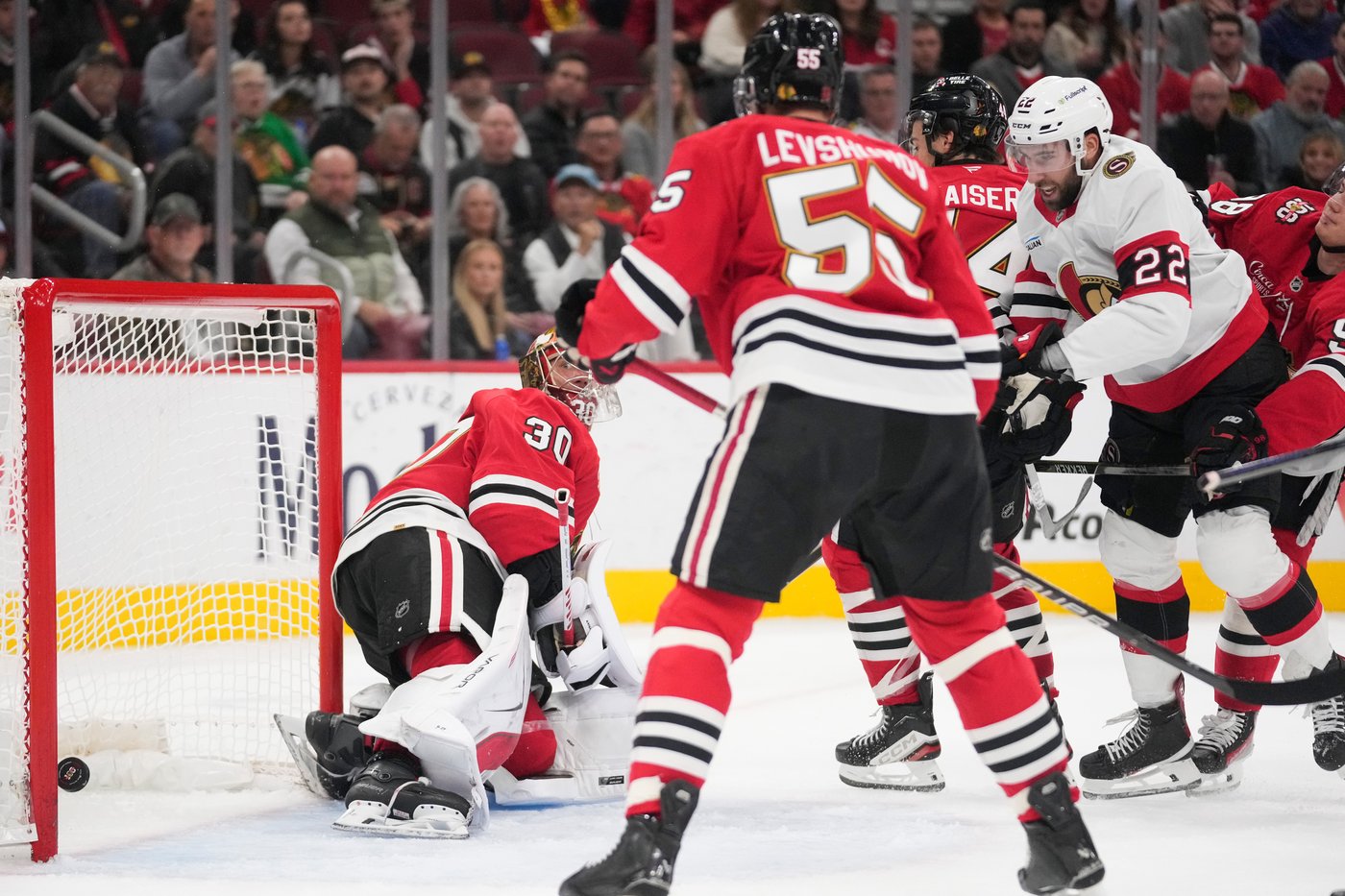 Connor Bedard nets first hat trick as Blackhawks whip Senators 7-3 | iNFOnews.ca