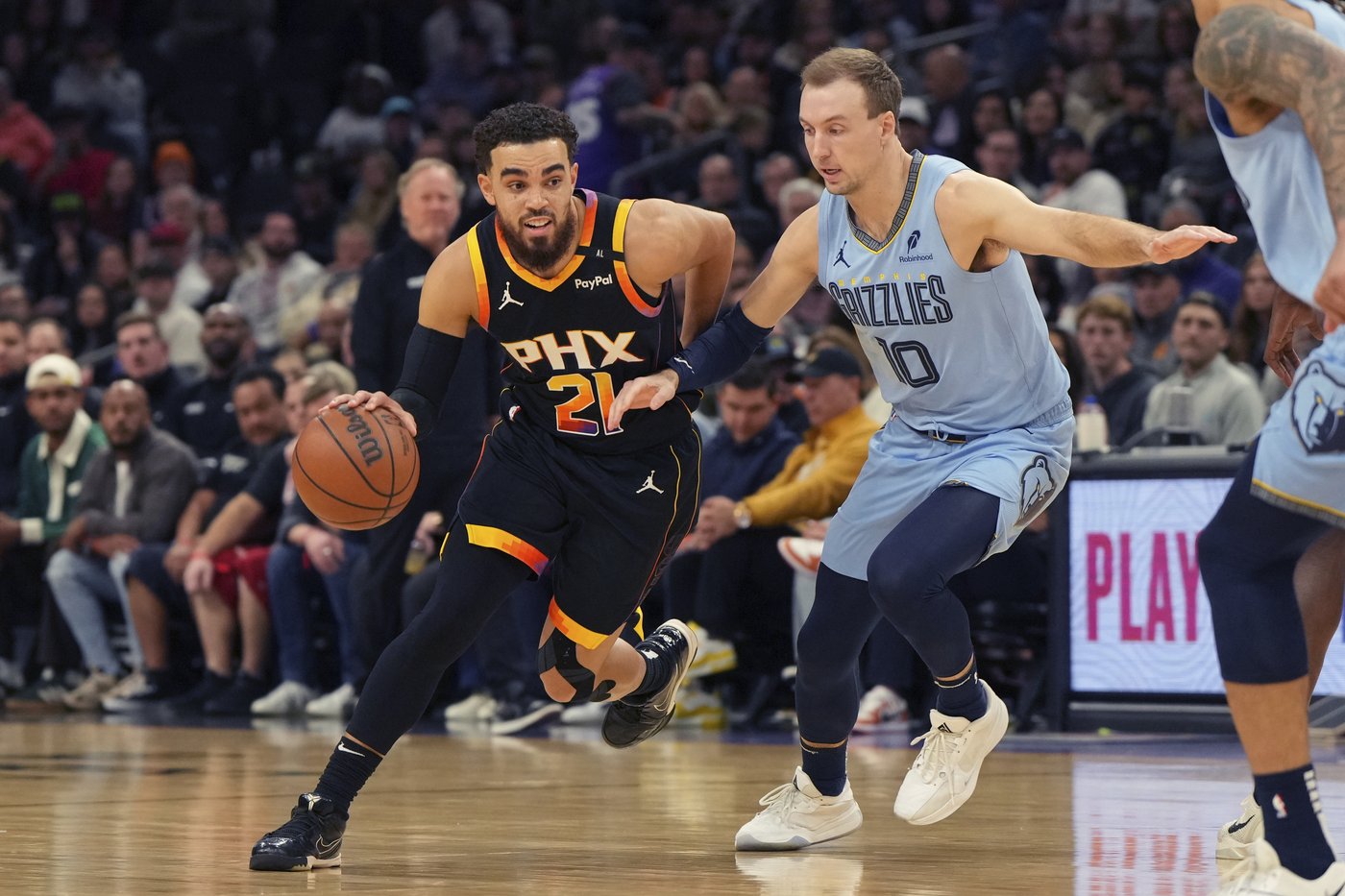 Ja Morant scores 26 and the Grizzlies hold on late to beat Durant and the Suns 119-112 | iNFOnews.ca Ja Morant scores 26 and the Grizzlies hold on late to beat Durant and the Suns 119-112 | iNFOnews.ca