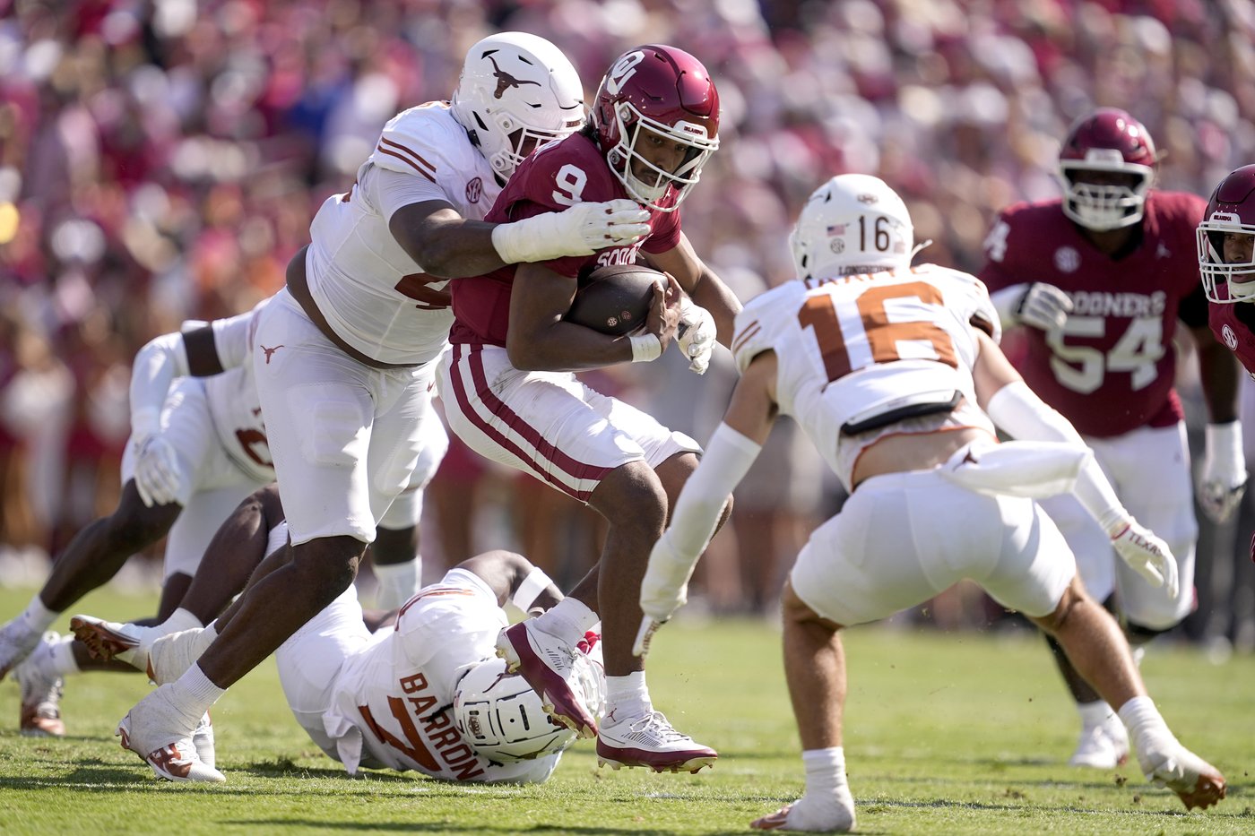 No. 1 Texas' dominant defense will be tested by No. 5 Georgia and senior QB Carson Beck | iNFOnews.ca No. 1 Texas' dominant defense will be tested by No. 5 Georgia and senior QB Carson Beck | iNFOnews.ca