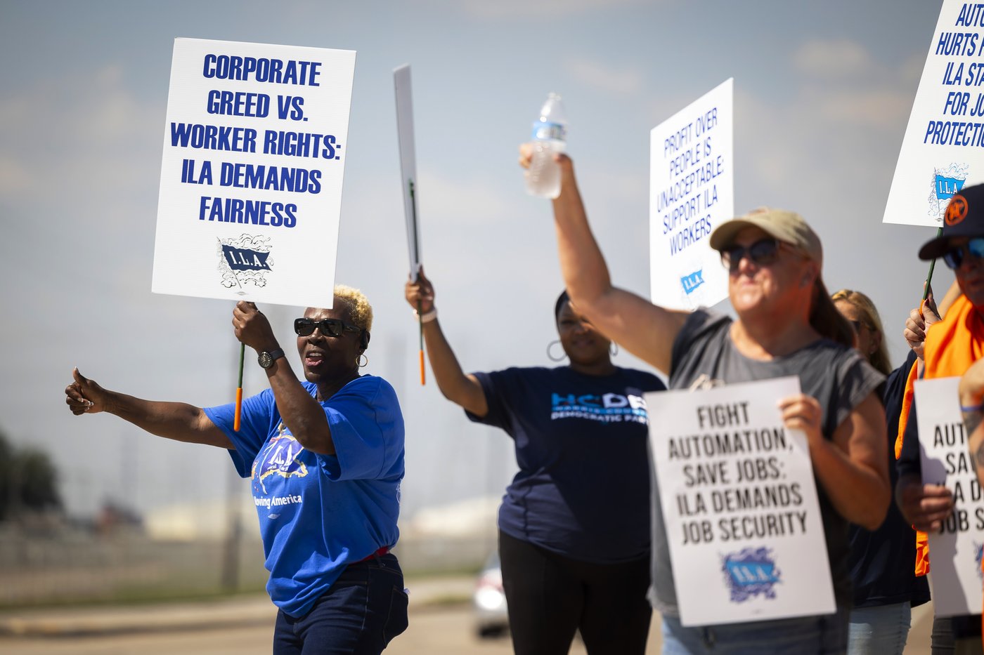 PHOTO COLLECTION: Port Strike | iNFOnews.ca PHOTO COLLECTION: Port Strike | iNFOnews.ca