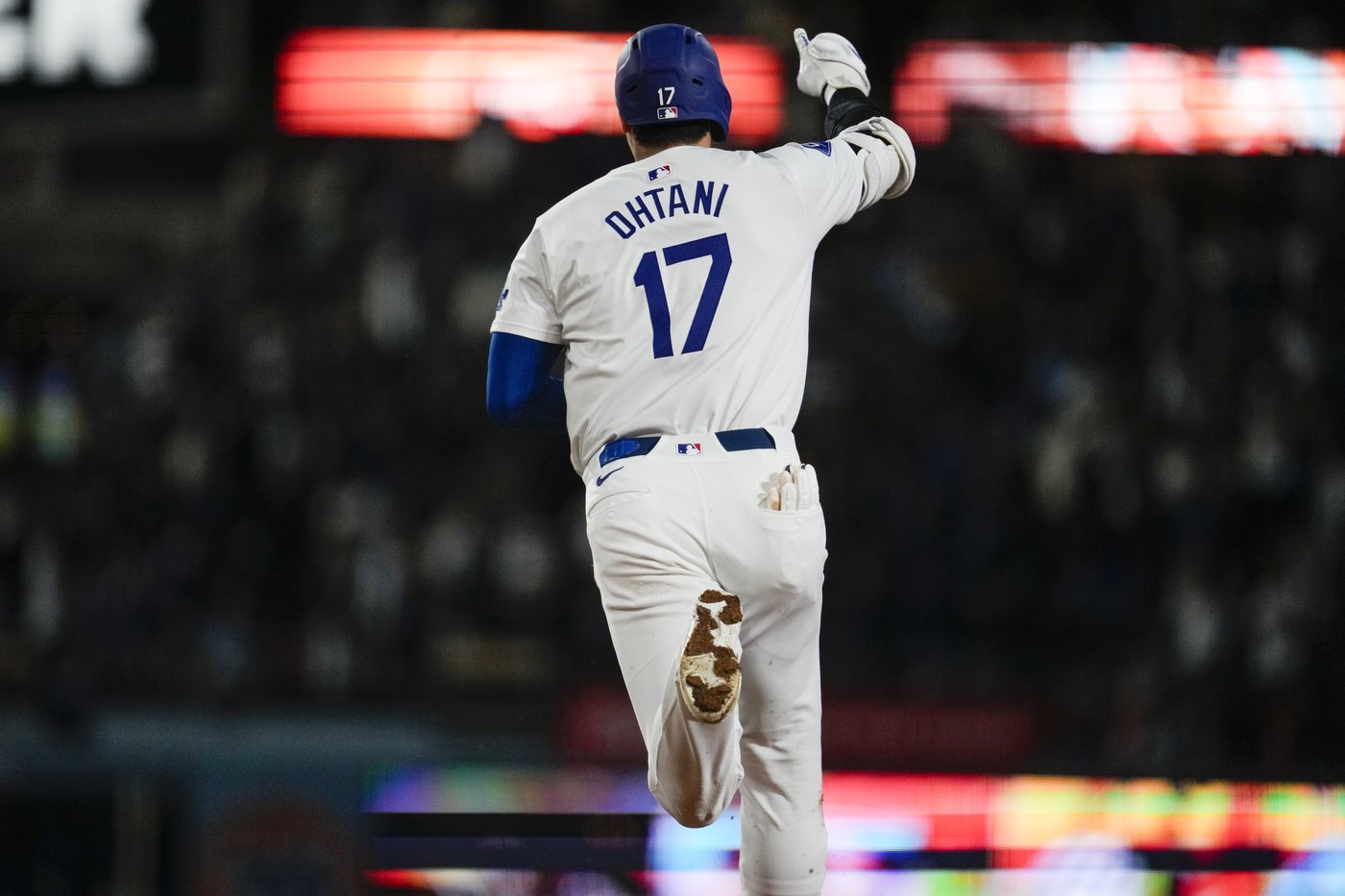 Ohtani sets MLB record with homer and stolen base in same game in Dodgers' 6-4 win over Rockies | iNFOnews.ca