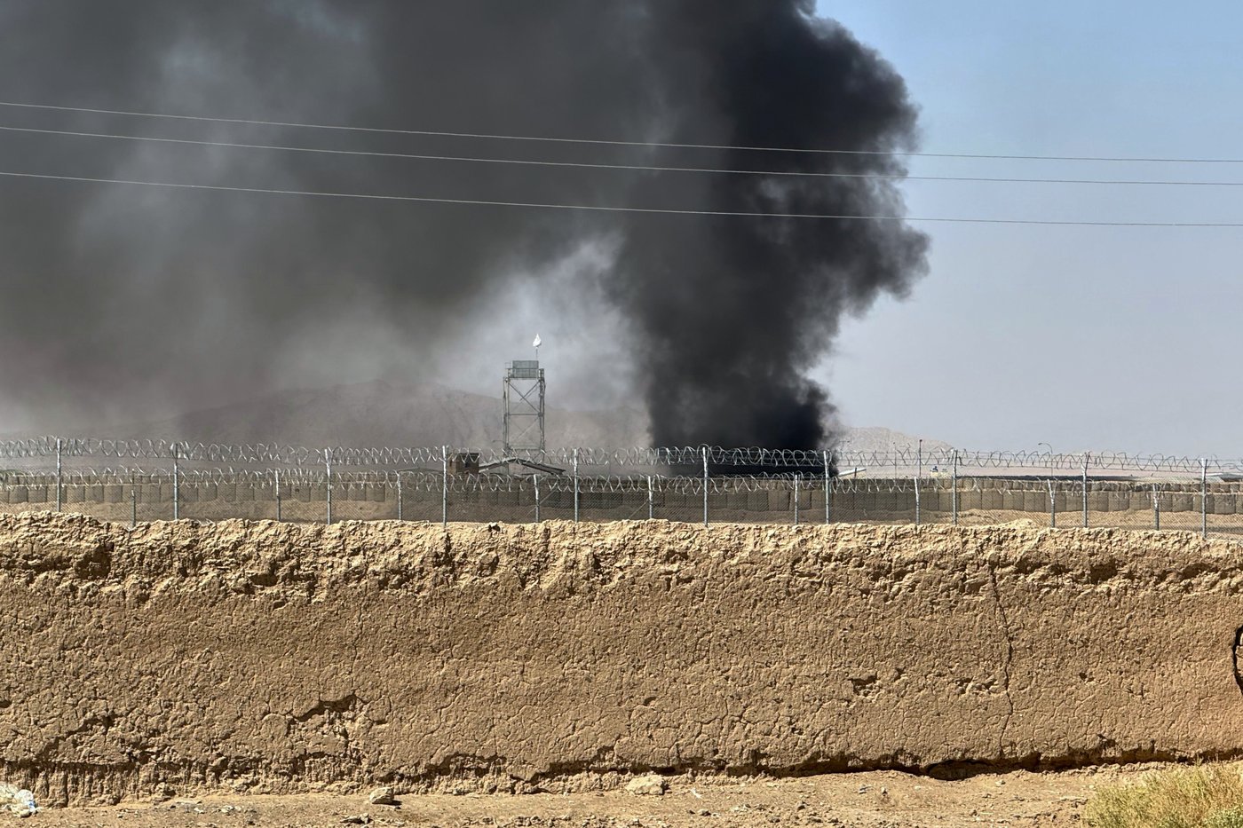 Afghanistan and Pakistan have been holding peace talks. Here's what to know | iNFOnews.ca