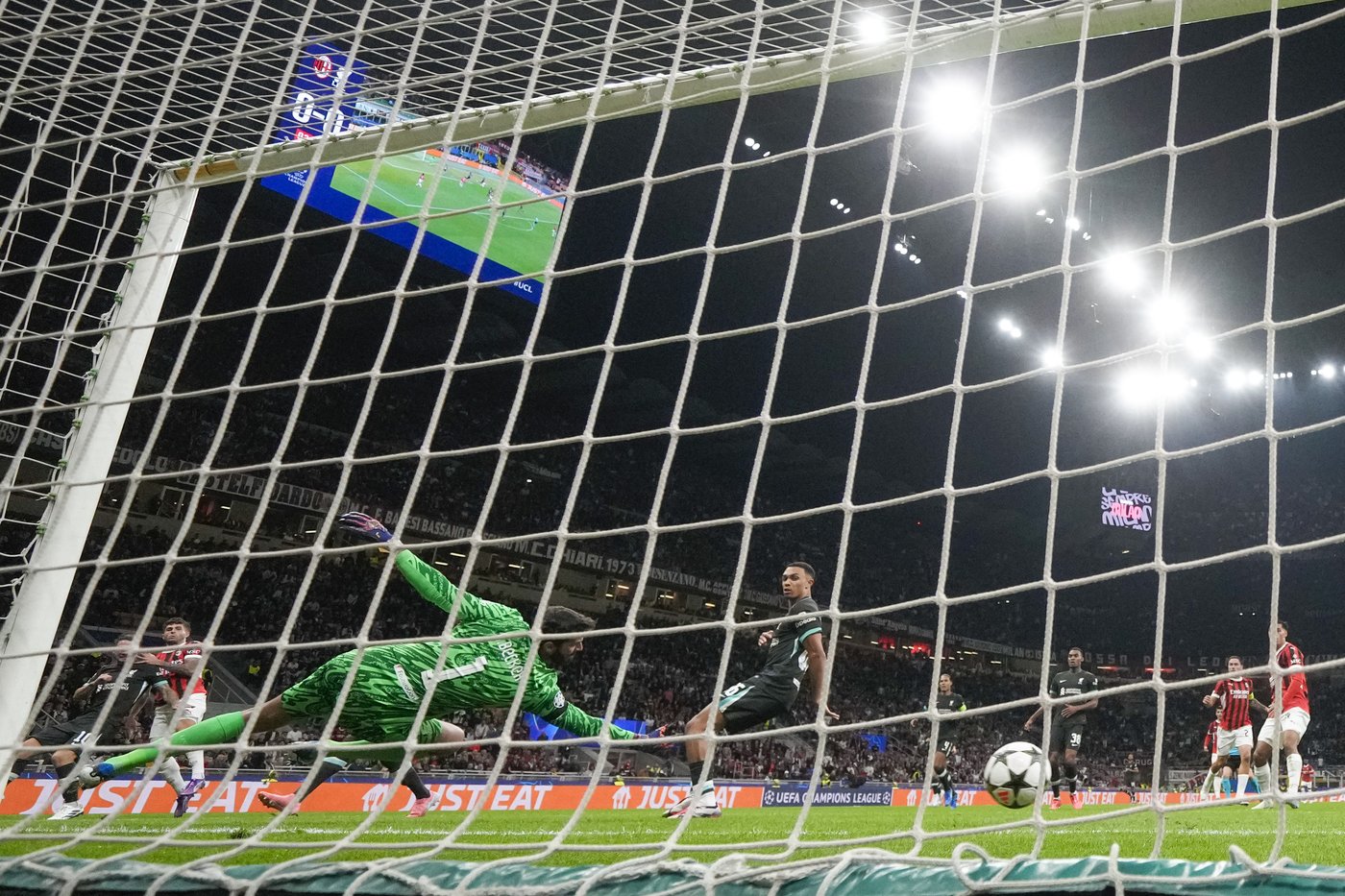 Liverpool goalkeeper Alisson's hamstring injury to be assessed | iNFOnews.ca