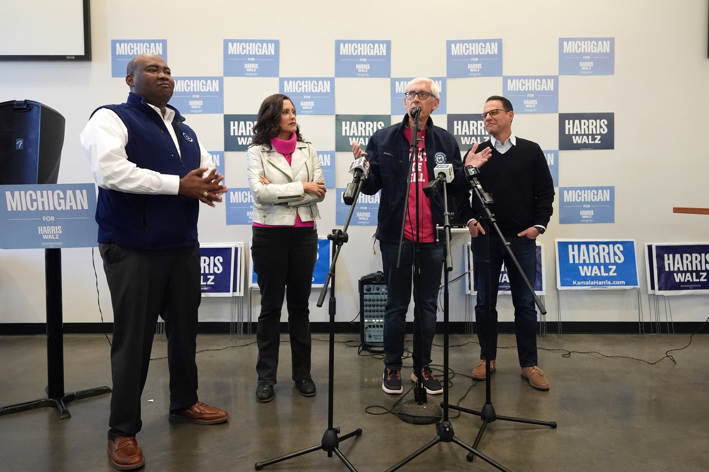 Amid worries that Democrats' blue wall may be cracking, governors hit the road for Kamala Harris | iNFOnews.ca