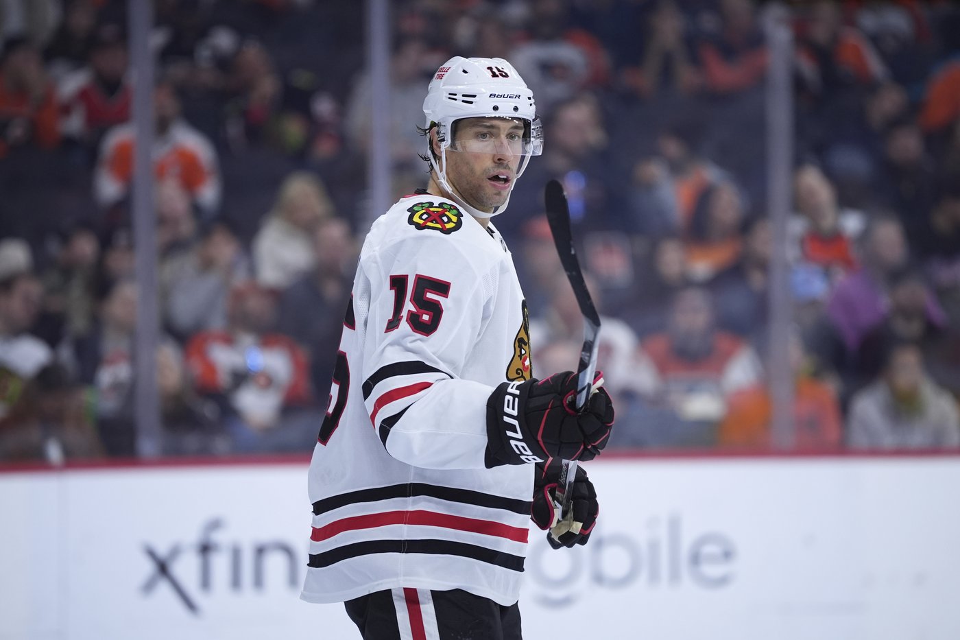 Blackhawks place forward Craig Smith on IR with a nagging back injury | iNFOnews.ca