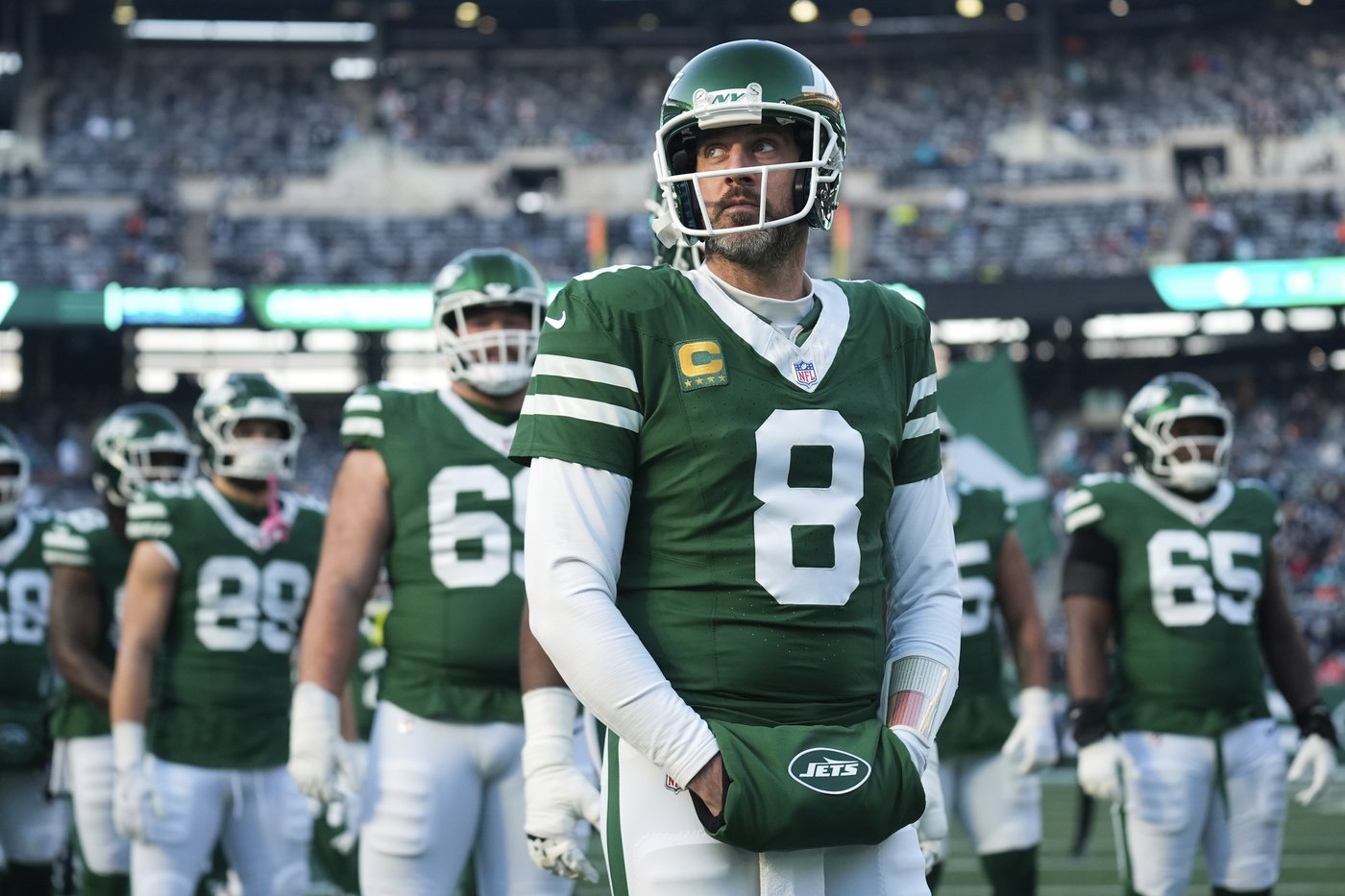 Jets tell Aaron Rodgers they're 'moving on' from the QB for next season, report says | iNFOnews.ca