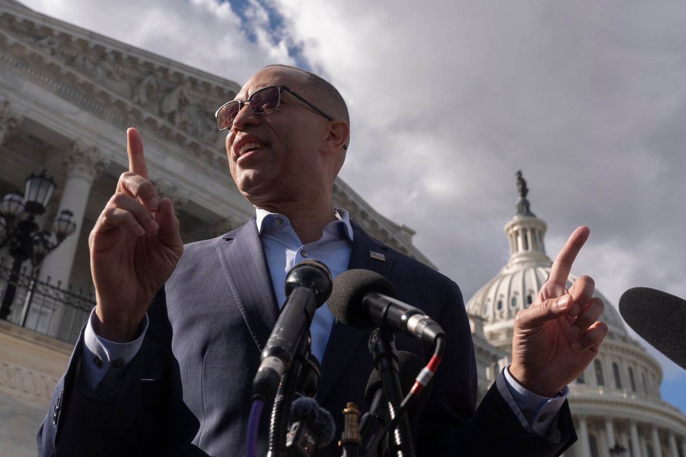 Government shutdown enters fifth day as Democrats and Republicans remain at an impasse | iNFOnews.ca Government shutdown enters fifth day as Democrats and Republicans remain at an impasse | iNFOnews.ca