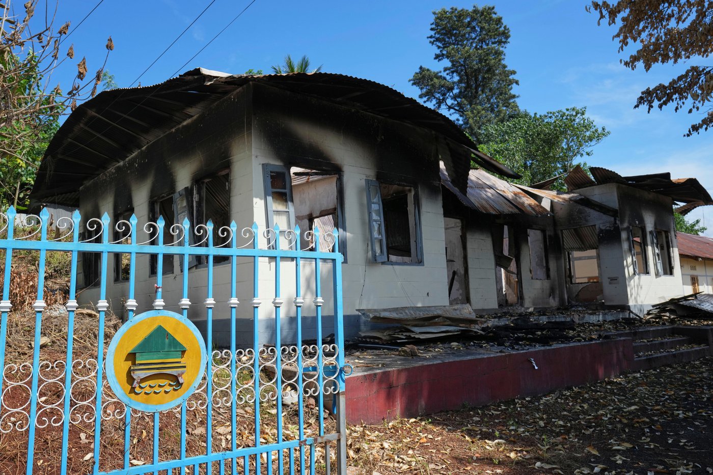 A Myanmar town lies in shambles as both sides in civil war vie for control | iNFOnews.ca