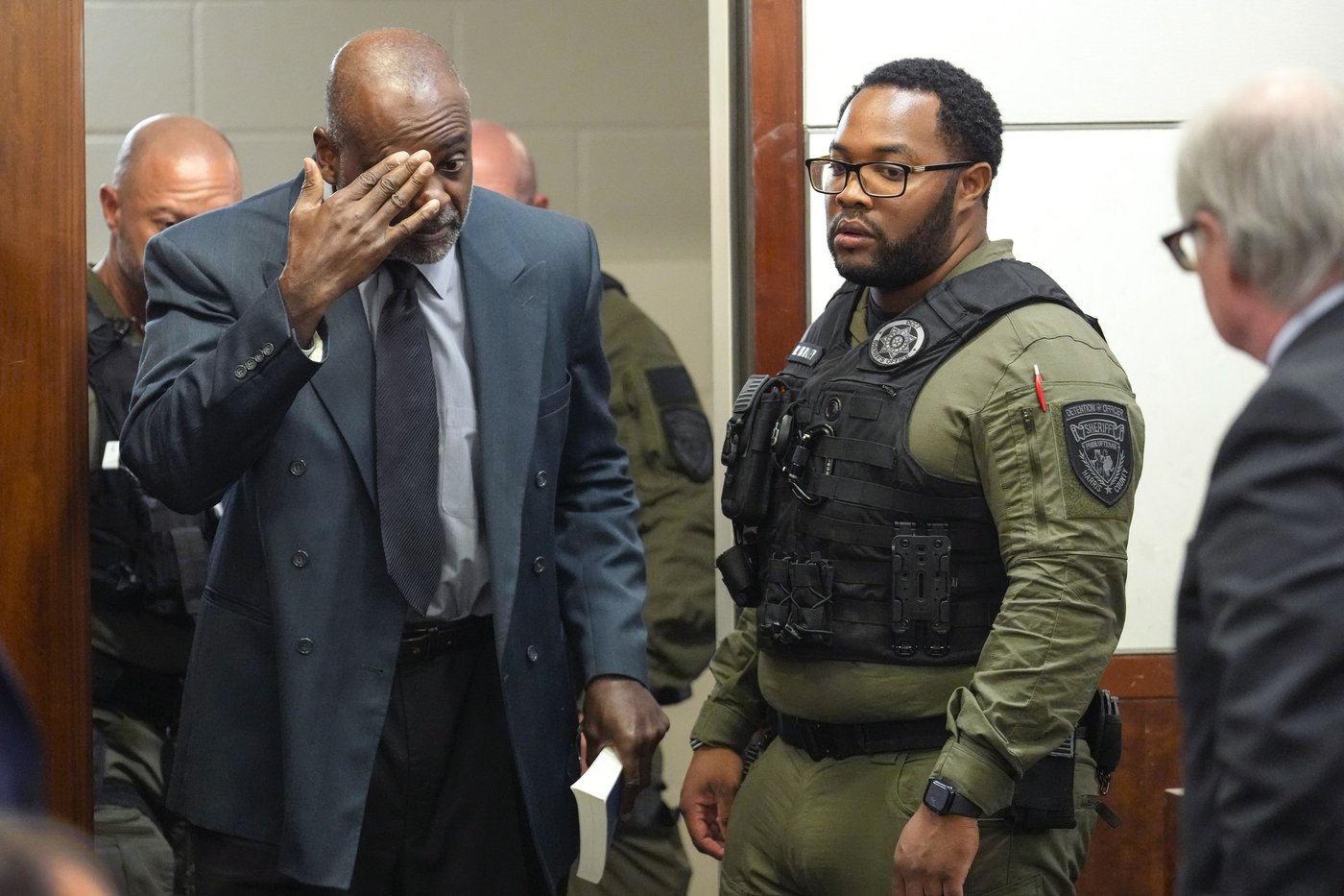 A retired Houston officer gets 60 years in a couple's drug raid deaths that revealed corruption | iNFOnews.ca A retired Houston officer gets 60 years in a couple's drug raid deaths that revealed corruption | iNFOnews.ca