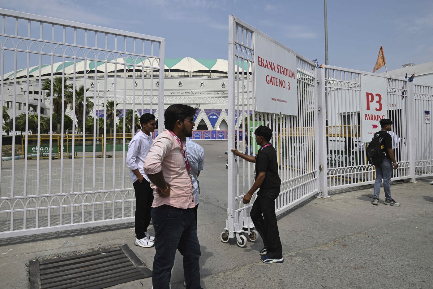 India suspends its top cricket tournament, the IPL, for a week amid military tensions with Pakistan | iNFOnews.ca