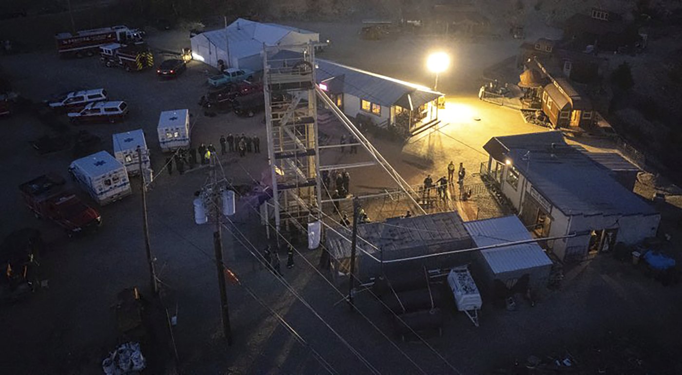 An elevator mishap at a Colorado tourist mine killed 1 and trapped 12. The cause is still unknown | iNFOnews.ca An elevator mishap at a Colorado tourist mine killed 1 and trapped 12. The cause is still unknown | iNFOnews.ca