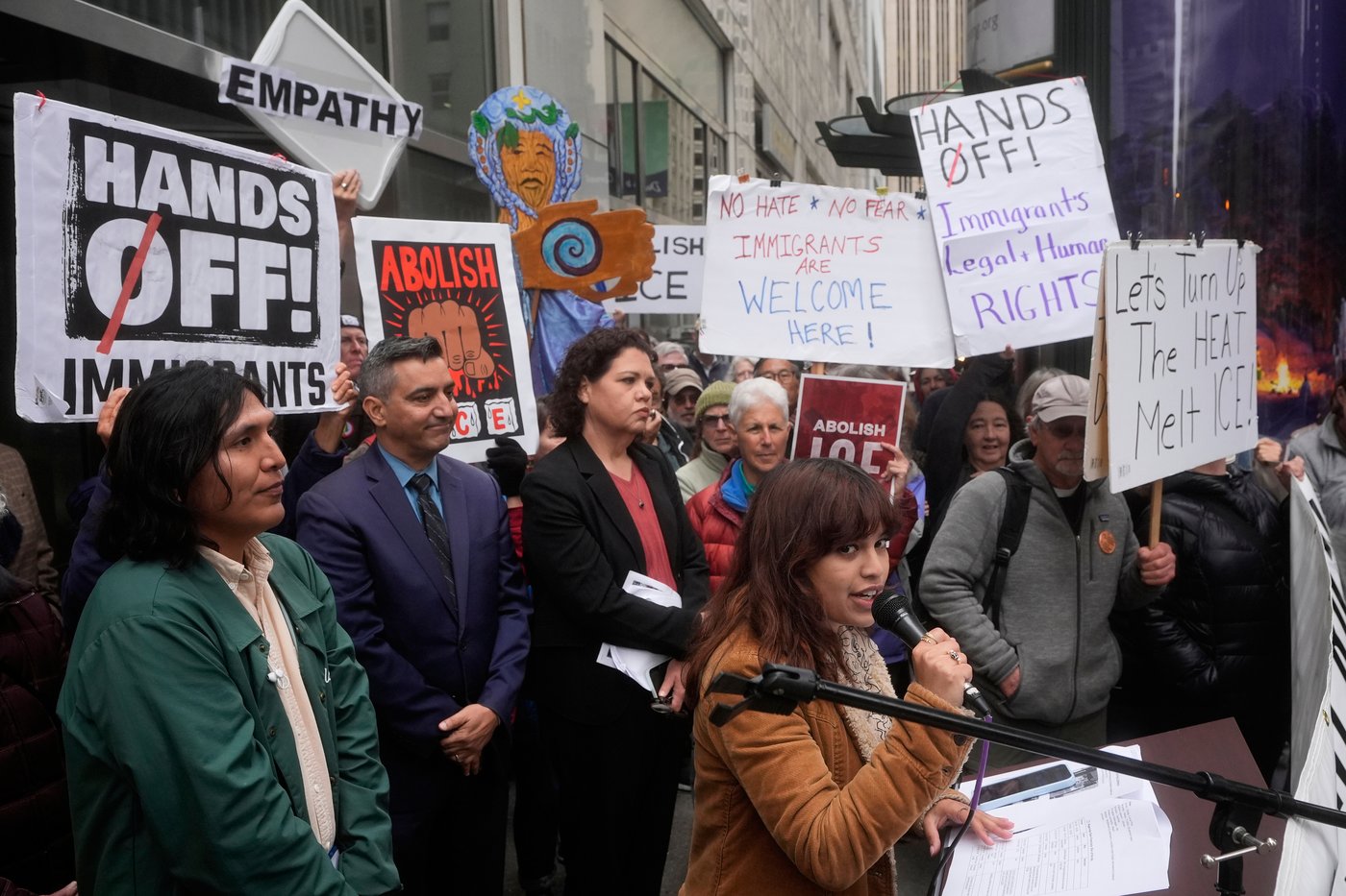 Immigrant rights advocates rally against ICE courthouse arrests in San Francisco | iNFOnews.ca Immigrant rights advocates rally against ICE courthouse arrests in San Francisco | iNFOnews.ca
