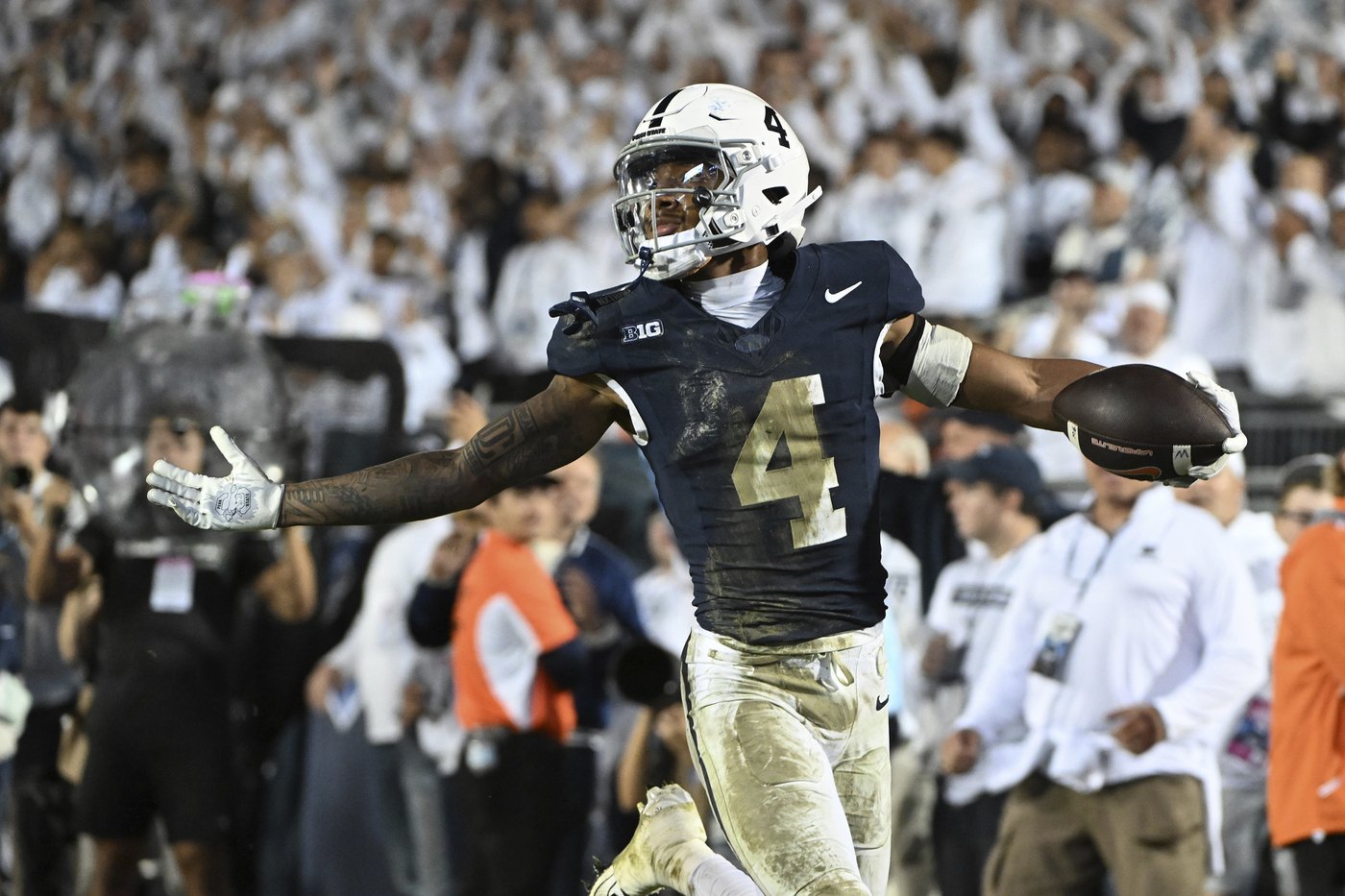 Singleton, Allen score TDs as No. 9 Penn State beats No. 19 Illinois 21-7 | iNFOnews.ca Singleton, Allen score TDs as No. 9 Penn State beats No. 19 Illinois 21-7 | iNFOnews.ca