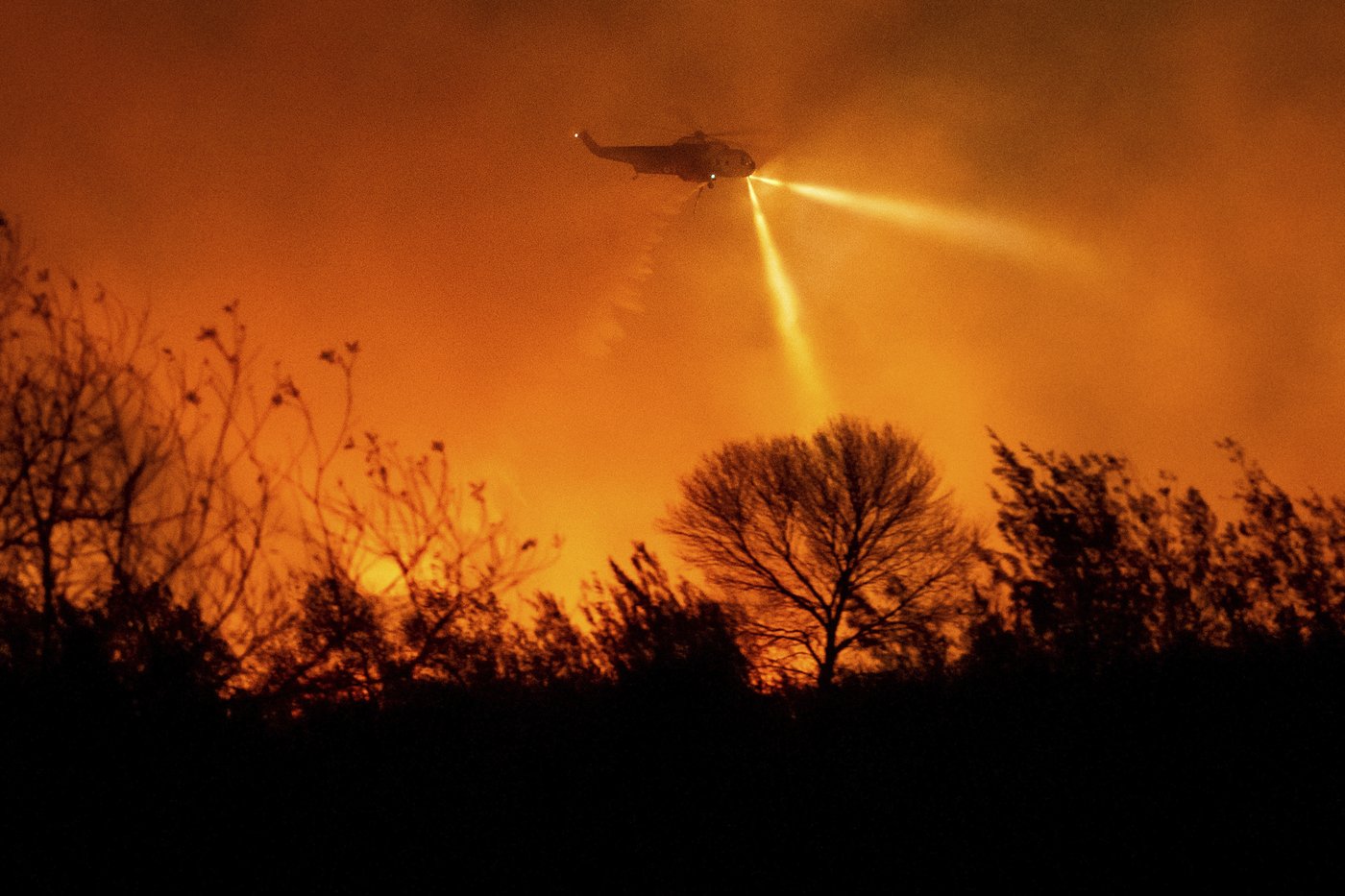 Wildfires latest: An additional 84,000 people could be ordered to evacuate, officials warn | iNFOnews.ca Wildfires latest: An additional 84,000 people could be ordered to evacuate, officials warn | iNFOnews.ca