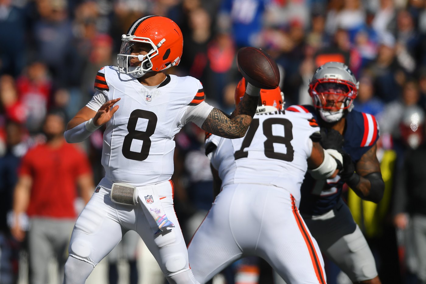 Drake Maye throws 3 TDs as Patriots overcome Myles Garrett's 5-sack game in 32-13 win over Browns | iNFOnews.ca