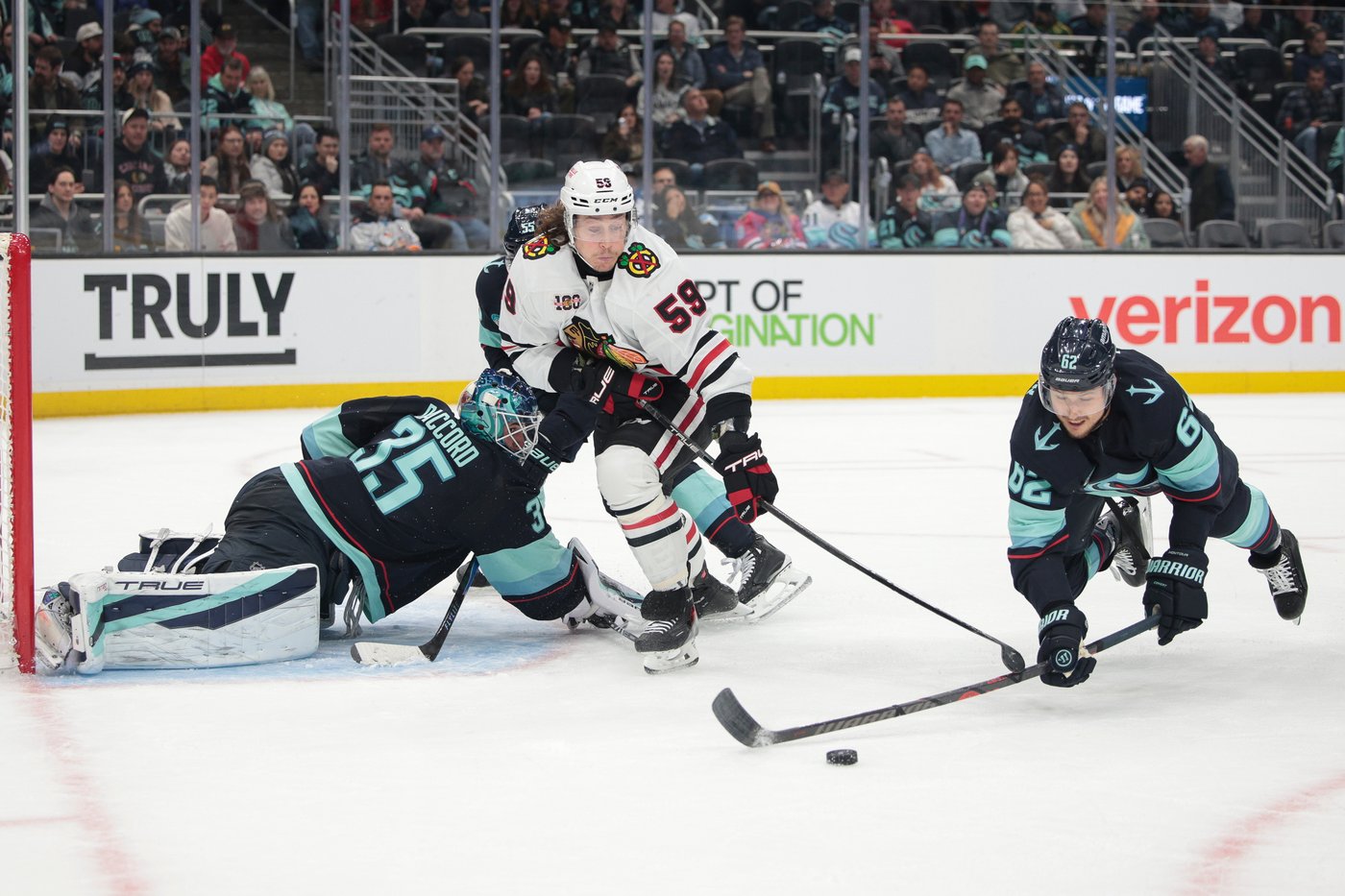 Eberle’s late goal helps Kraken beat Blackhawks 3-1 | iNFOnews.ca Eberle’s late goal helps Kraken beat Blackhawks 3-1 | iNFOnews.ca