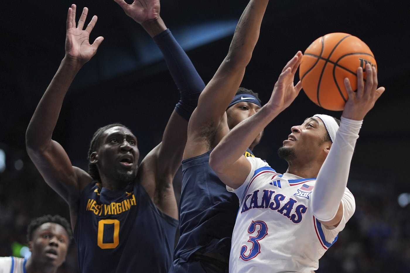 Javon Small hits go-ahead FT with 1.8 seconds left, sending West Virginia to 62-61 win over No. 7 KU | iNFOnews.ca Javon Small hits go-ahead FT with 1.8 seconds left, sending West Virginia to 62-61 win over No. 7 KU | iNFOnews.ca
