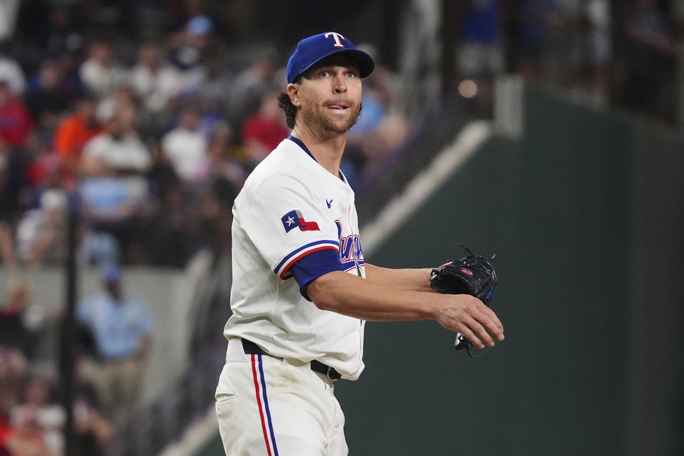Two-time Cy Young winner deGrom wins over decade-younger Brown in Lone Star State pitchers' duel | iNFOnews.ca