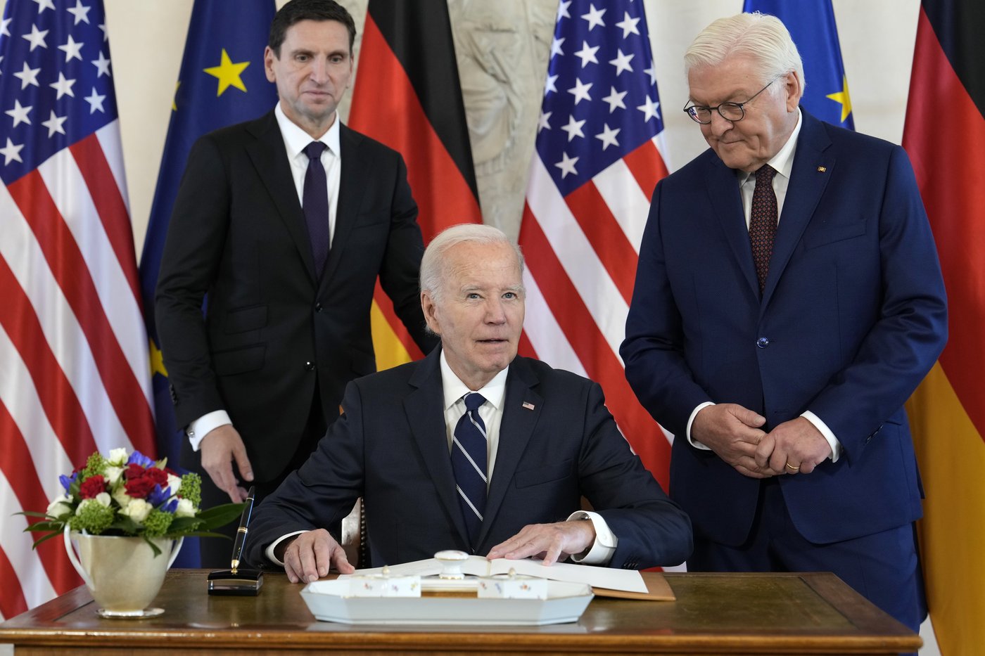 Biden urges Western allies to keep aiding Ukraine during meeting with Europe leaders before election | iNFOnews.ca Biden urges Western allies to keep aiding Ukraine during meeting with Europe leaders before election | iNFOnews.ca