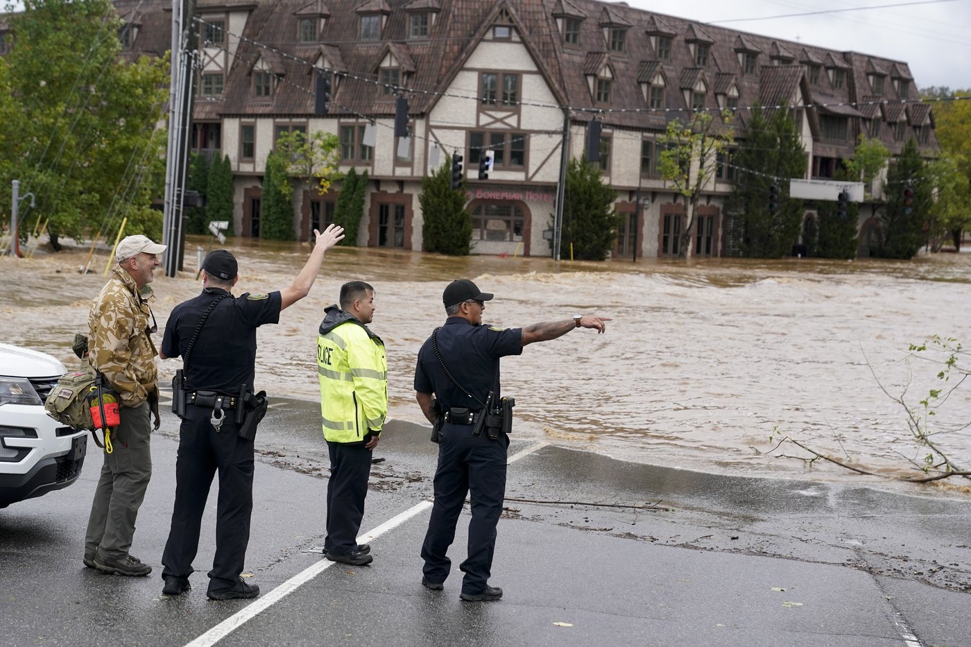Torrential rains flood North Carolina mountains and create risk of dam failure | iNFOnews.ca Torrential rains flood North Carolina mountains and create risk of dam failure | iNFOnews.ca