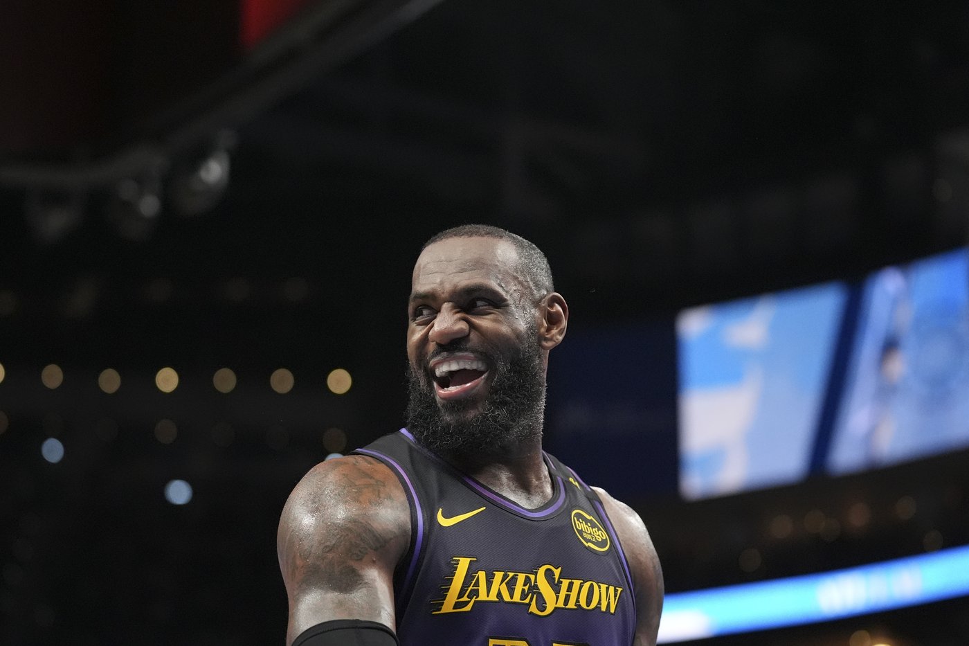 LeBron James is excused from Lakers' practice and status for next game is unclear amid foot injury | iNFOnews.ca LeBron James is excused from Lakers' practice and status for next game is unclear amid foot injury | iNFOnews.ca